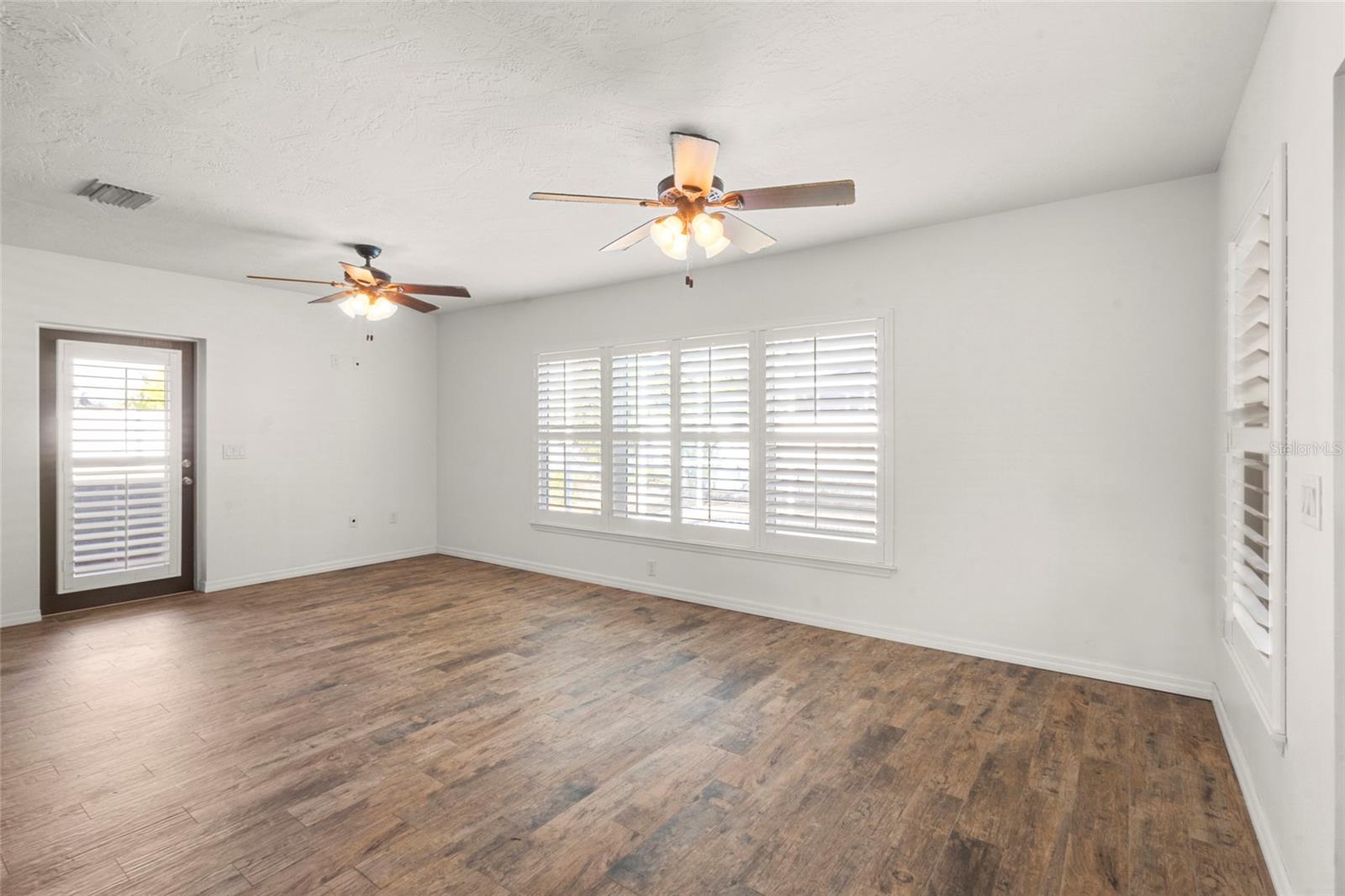 Image 5 of 31 For 6808 19th Avenue W