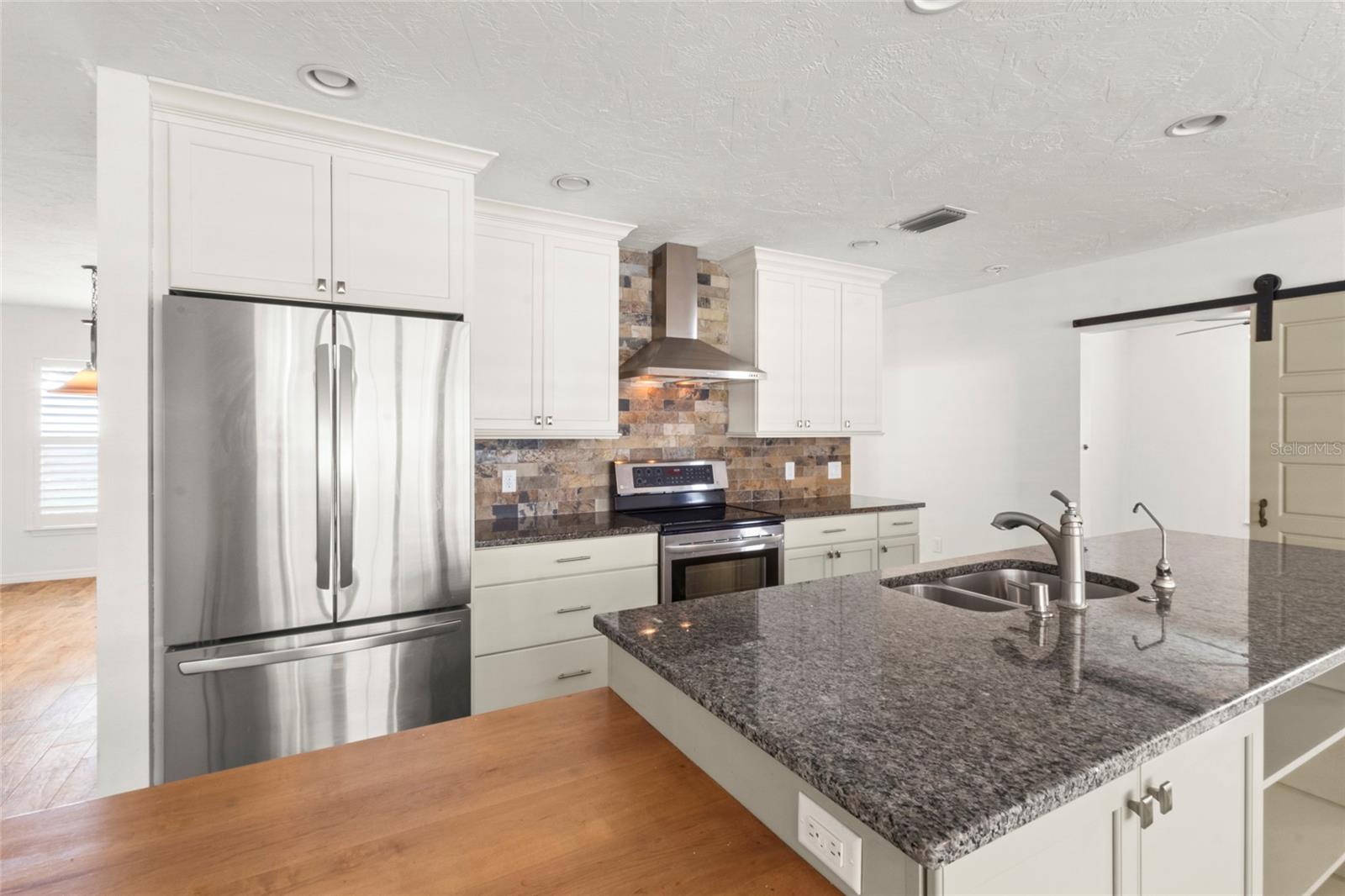 Image 7 of 31 For 6808 19th Avenue W