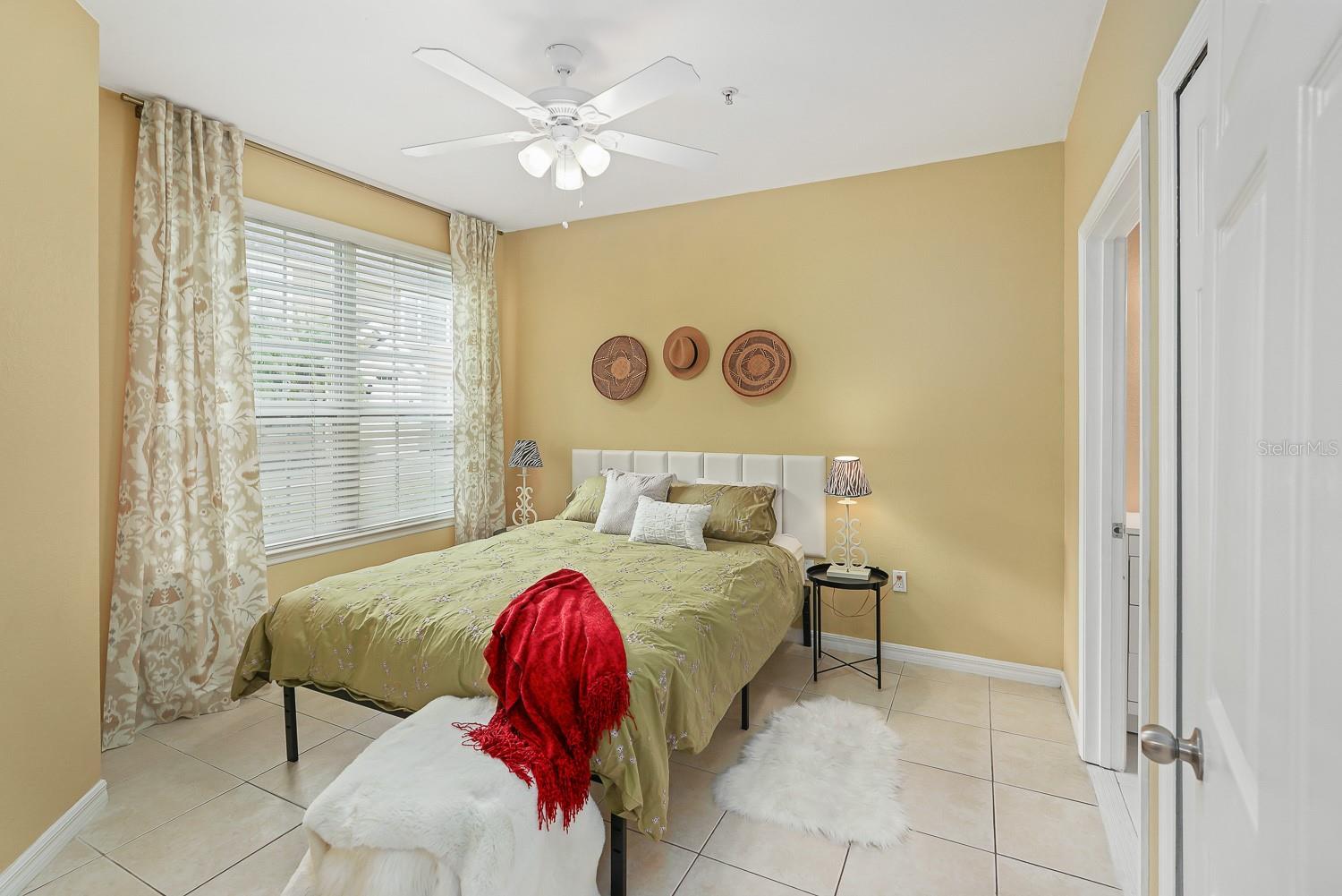 Image 22 of 41 For 5540 Rosehill Road 104