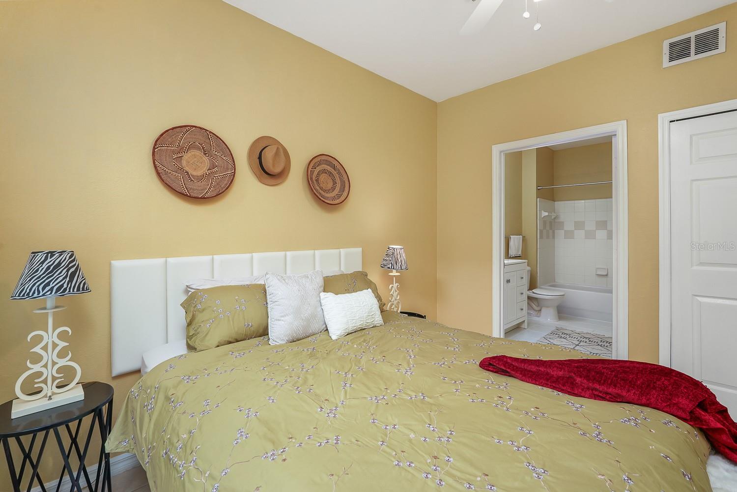 Image 24 of 41 For 5540 Rosehill Road 104