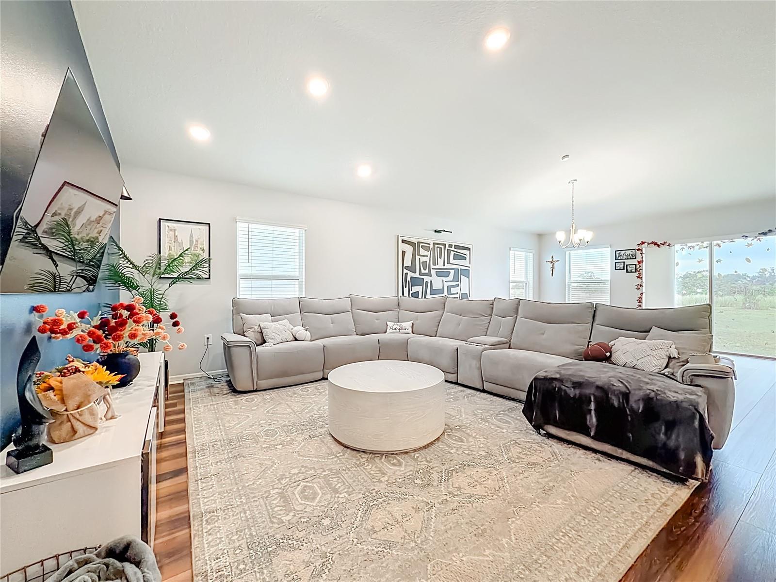 Image 15 of 52 For 522 Summer Grove Lane