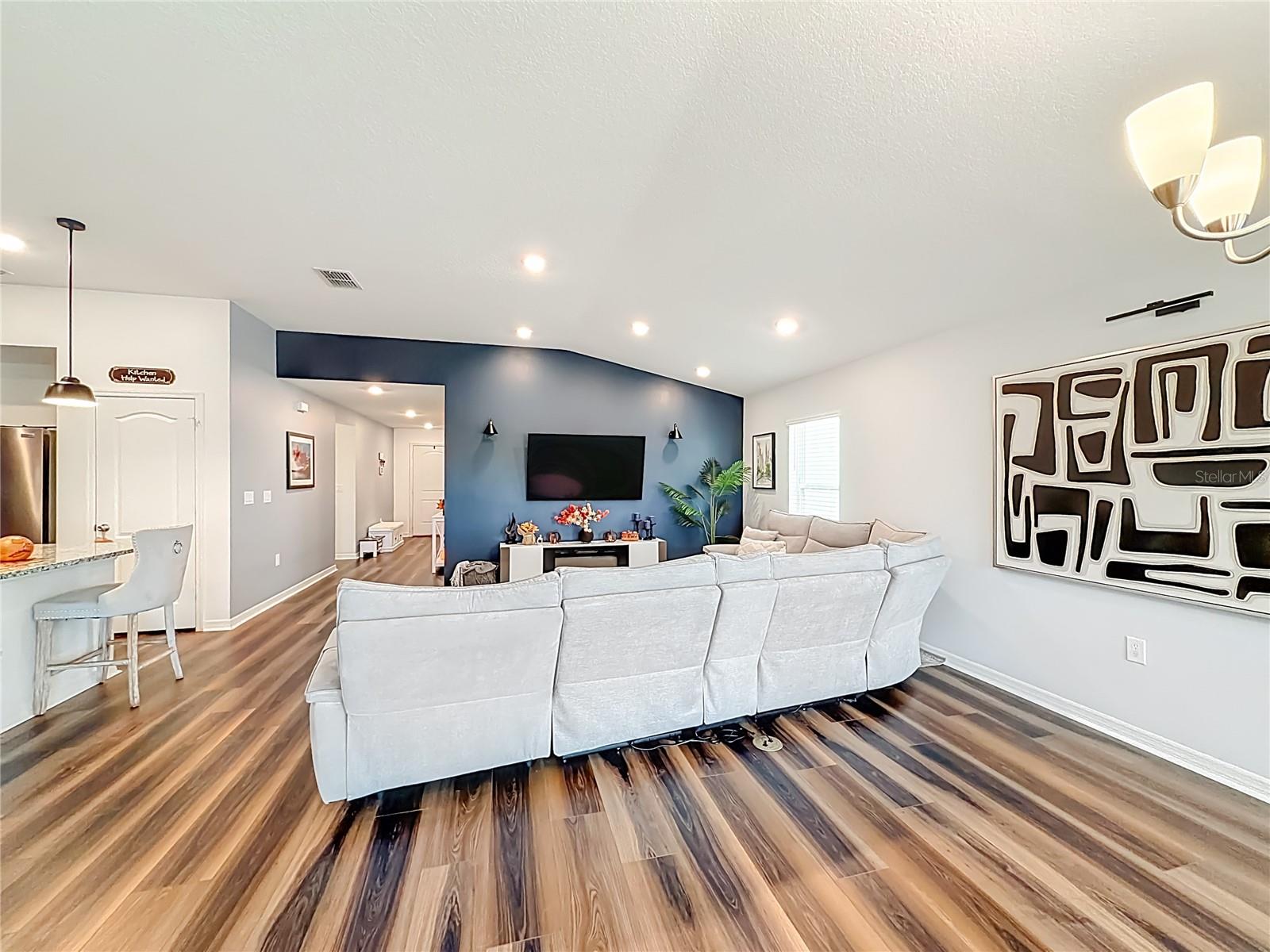 Image 18 of 52 For 522 Summer Grove Lane