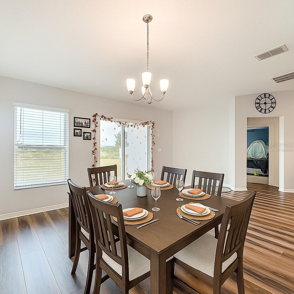 Image 19 of 52 For 522 Summer Grove Lane