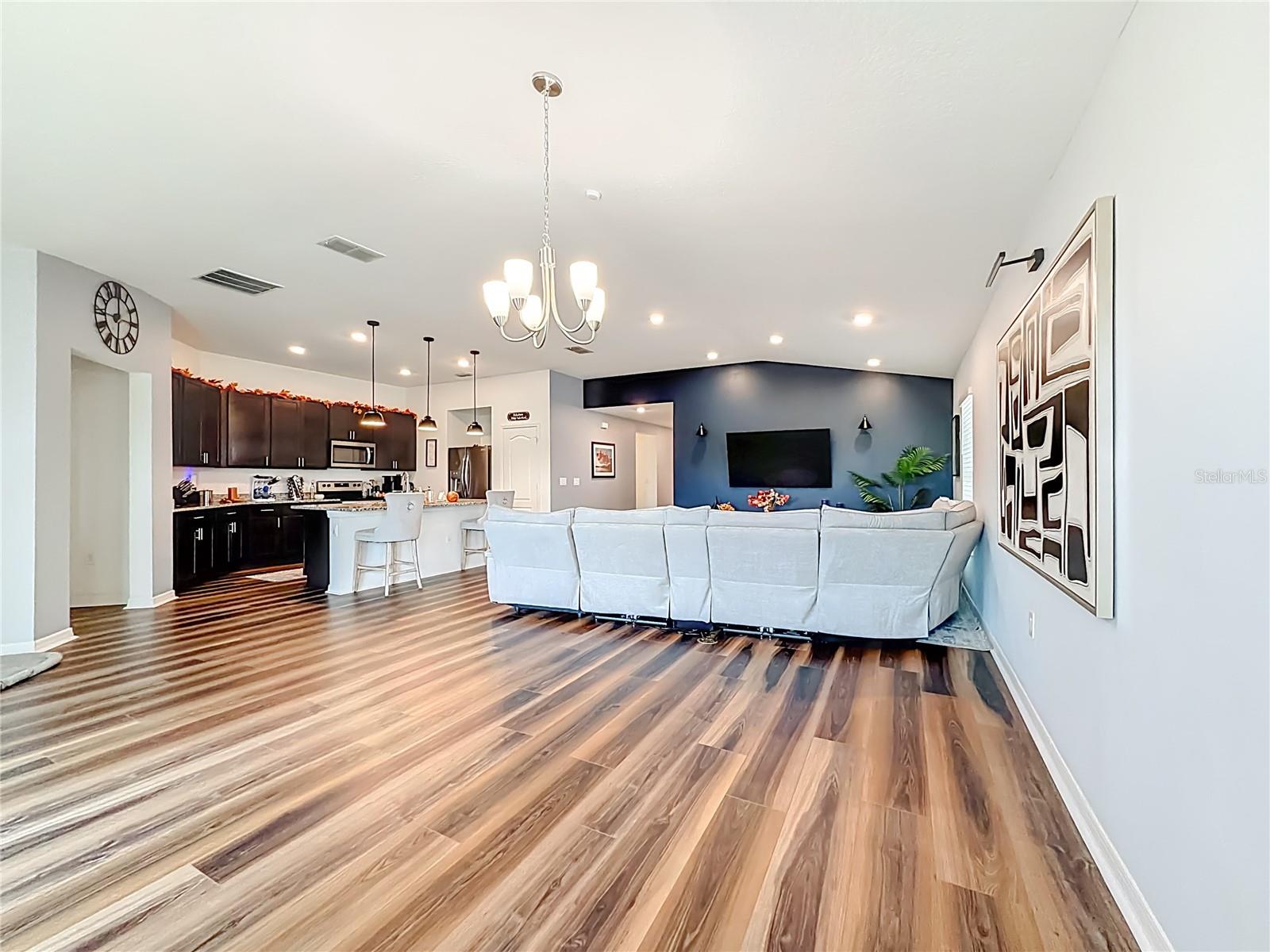 Image 22 of 52 For 522 Summer Grove Lane