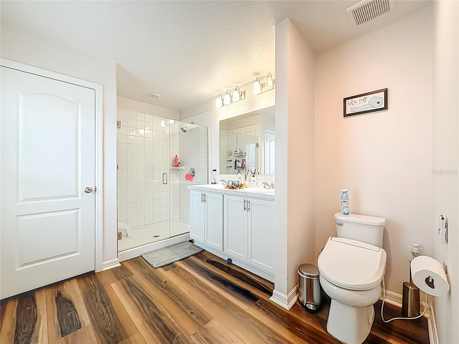 Image 31 of 52 For 522 Summer Grove Lane