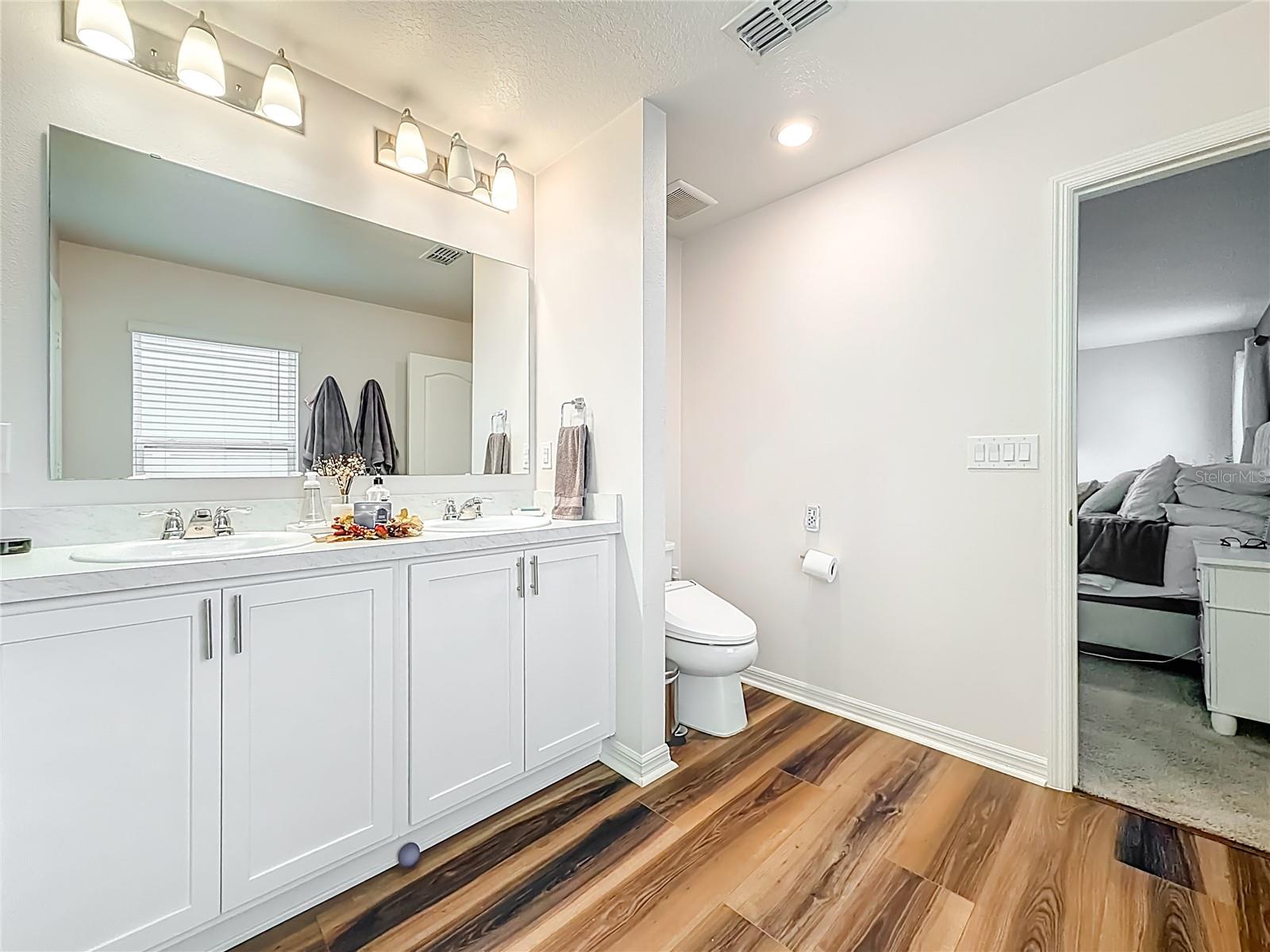 Image 32 of 52 For 522 Summer Grove Lane