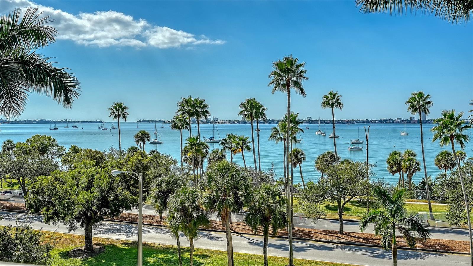 Image 26 of 62 For 500 Palm Avenue 31