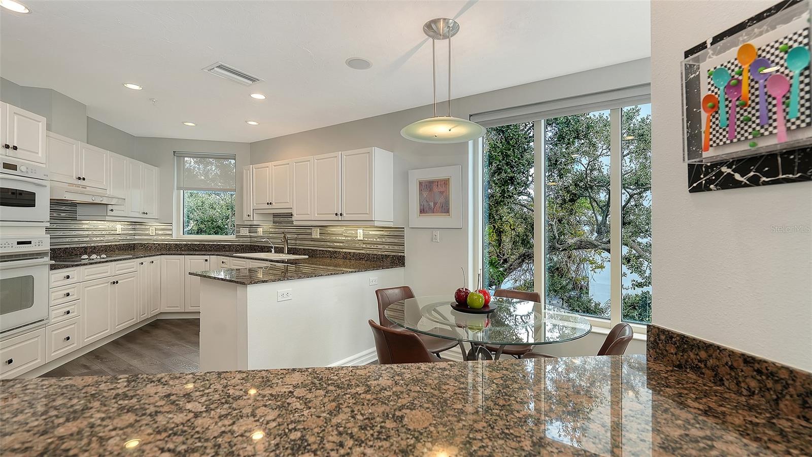 Image 30 of 62 For 500 Palm Avenue 31