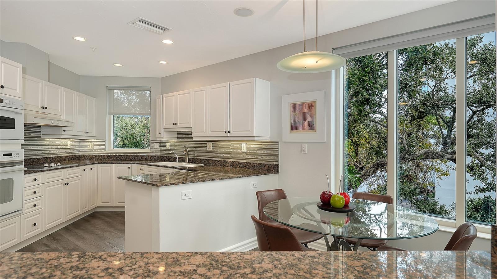 Image 31 of 62 For 500 Palm Avenue 31