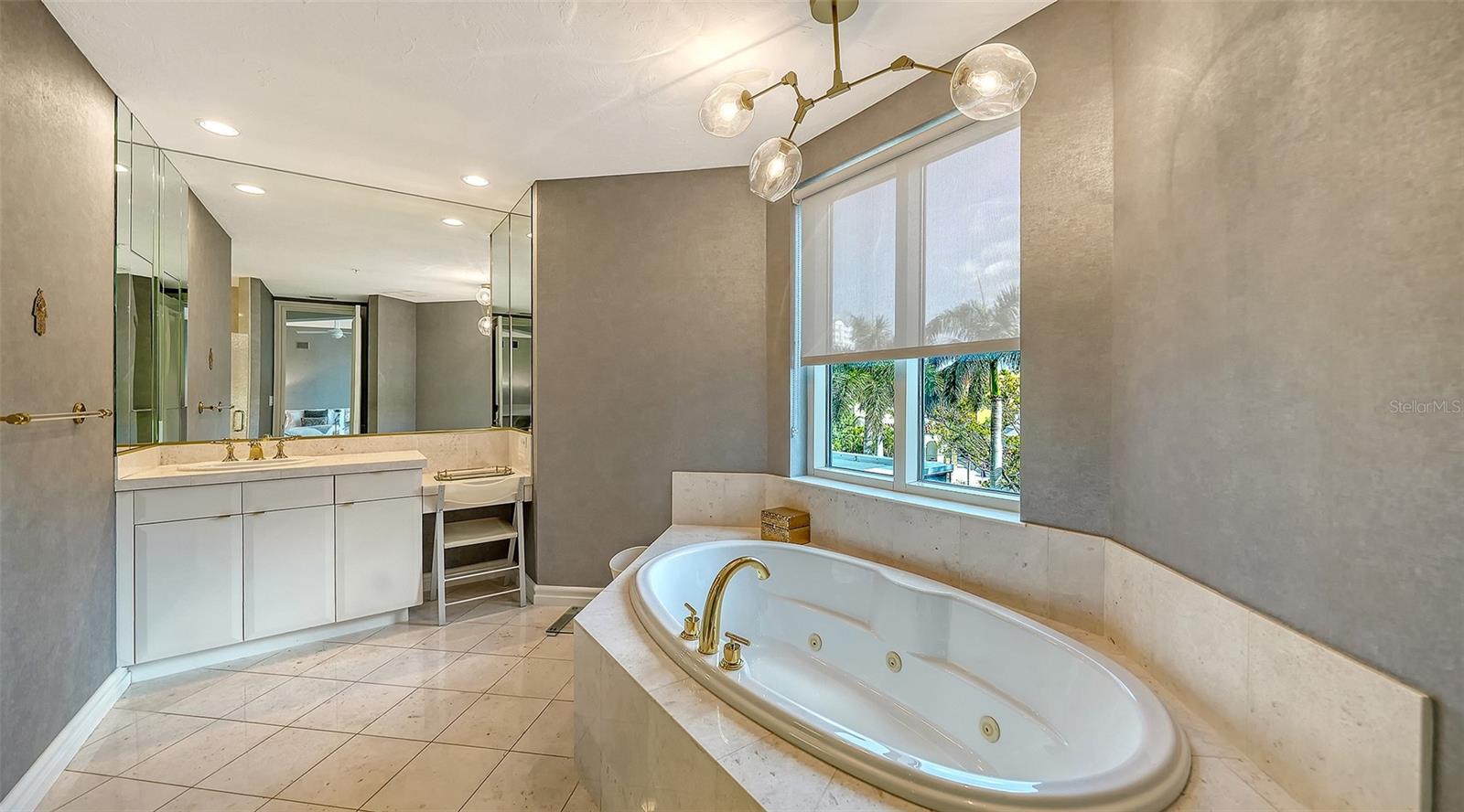 Image 40 of 62 For 500 Palm Avenue 31