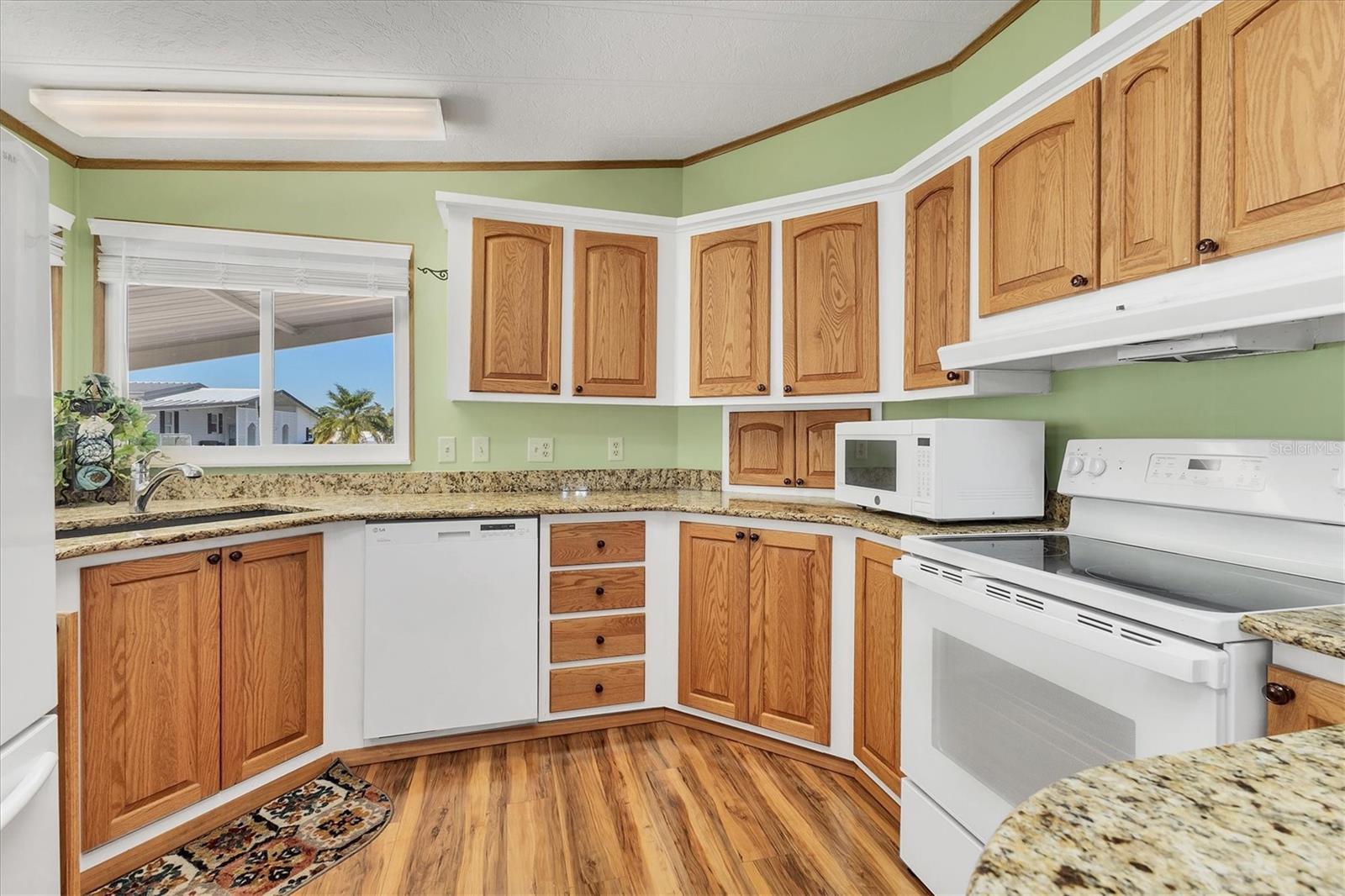 Image 14 of 44 For 4215 14th Street E