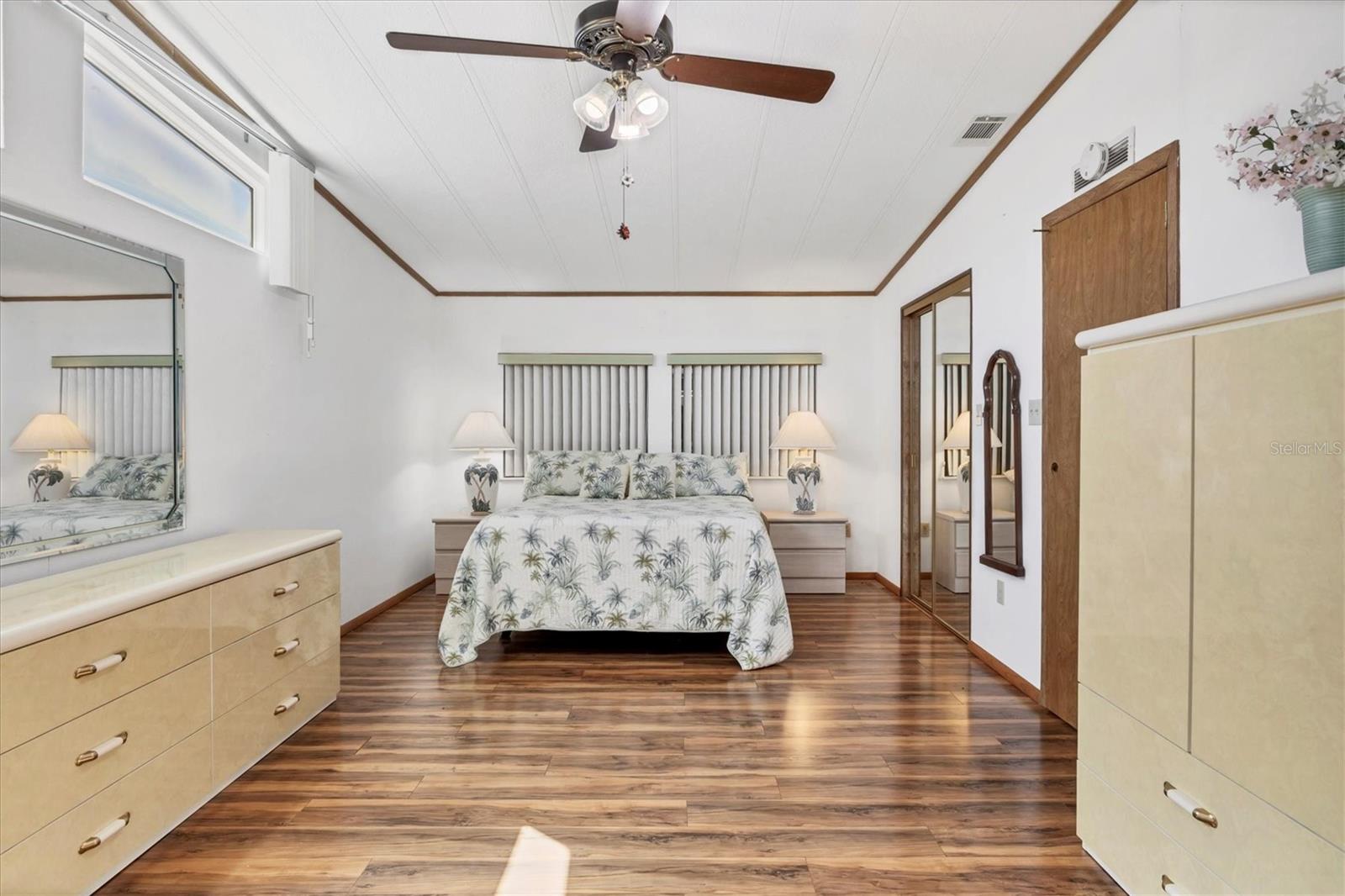 Image 17 of 44 For 4215 14th Street E