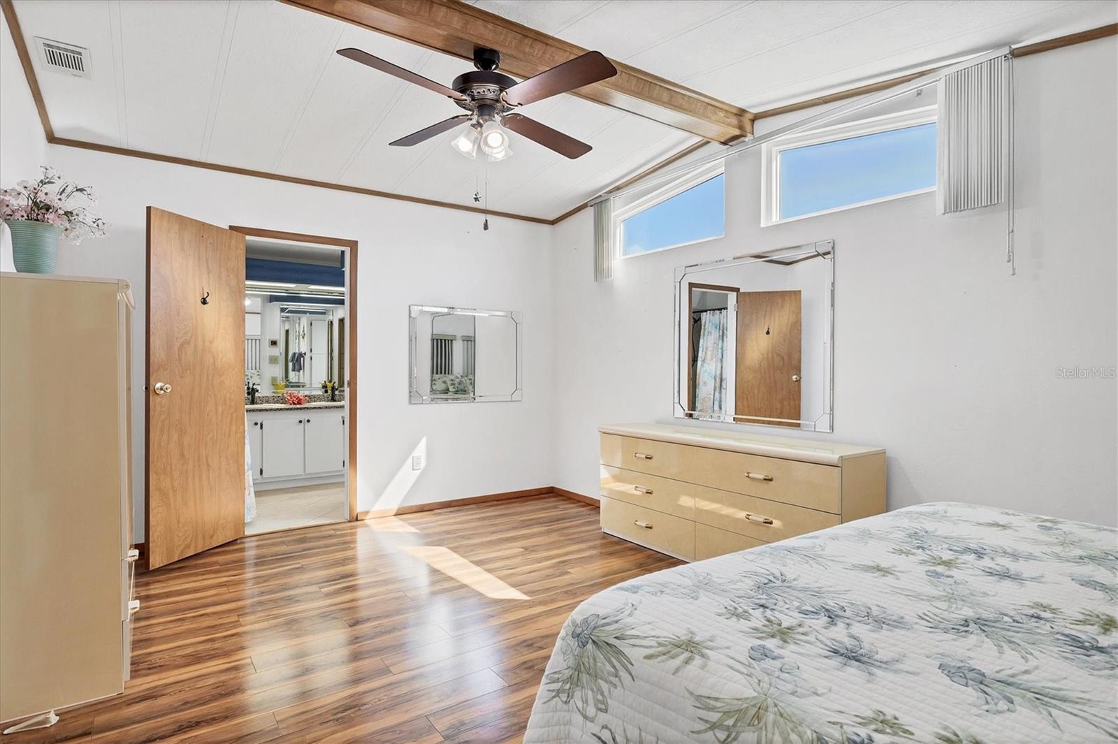 Image 18 of 44 For 4215 14th Street E