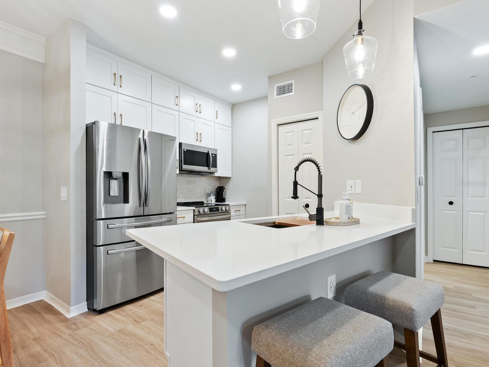 Image 14 of 32 For 5168 Northridge Road 102