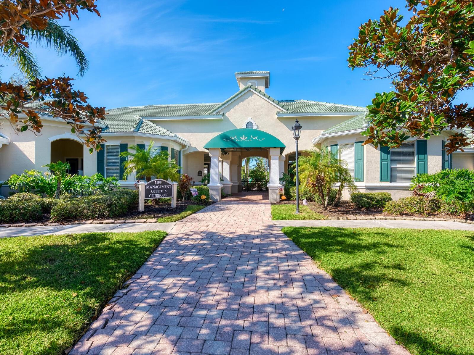 Image 26 of 32 For 5168 Northridge Road 102