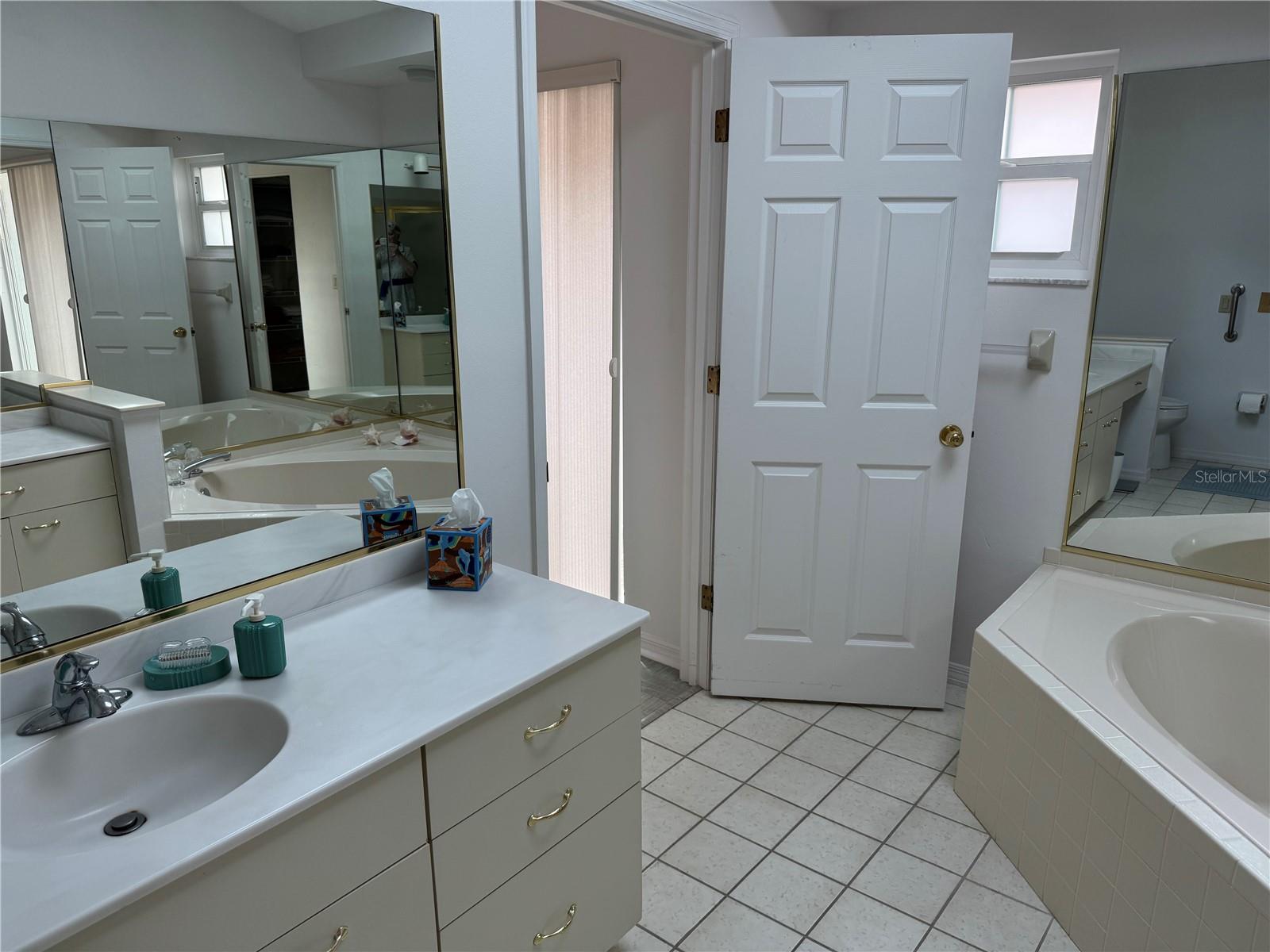 Image 21 of 28 For 3117 Lake Park Lane 15