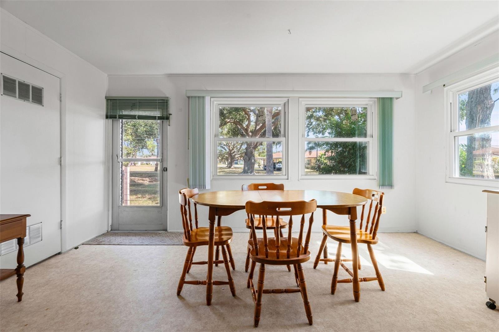 Image 15 of 38 For 4606 Tippecanoe Trail 119