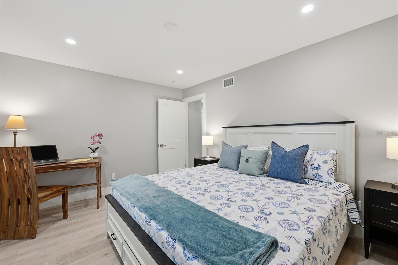 Image 24 of 52 For 4234 Gulf Of Mexico Drive H1