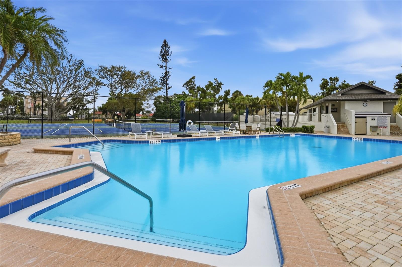 Image 34 of 52 For 4234 Gulf Of Mexico Drive H1