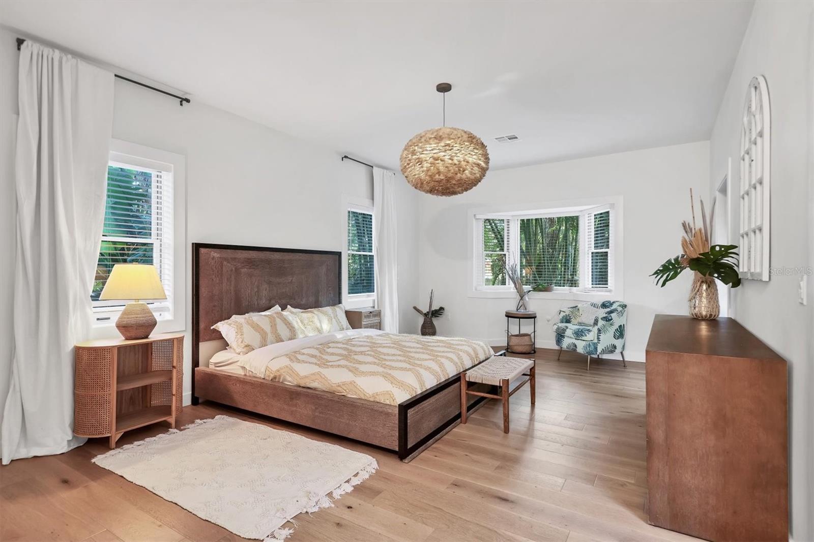 Image 32 of 54 For 4962 Leatha Lane