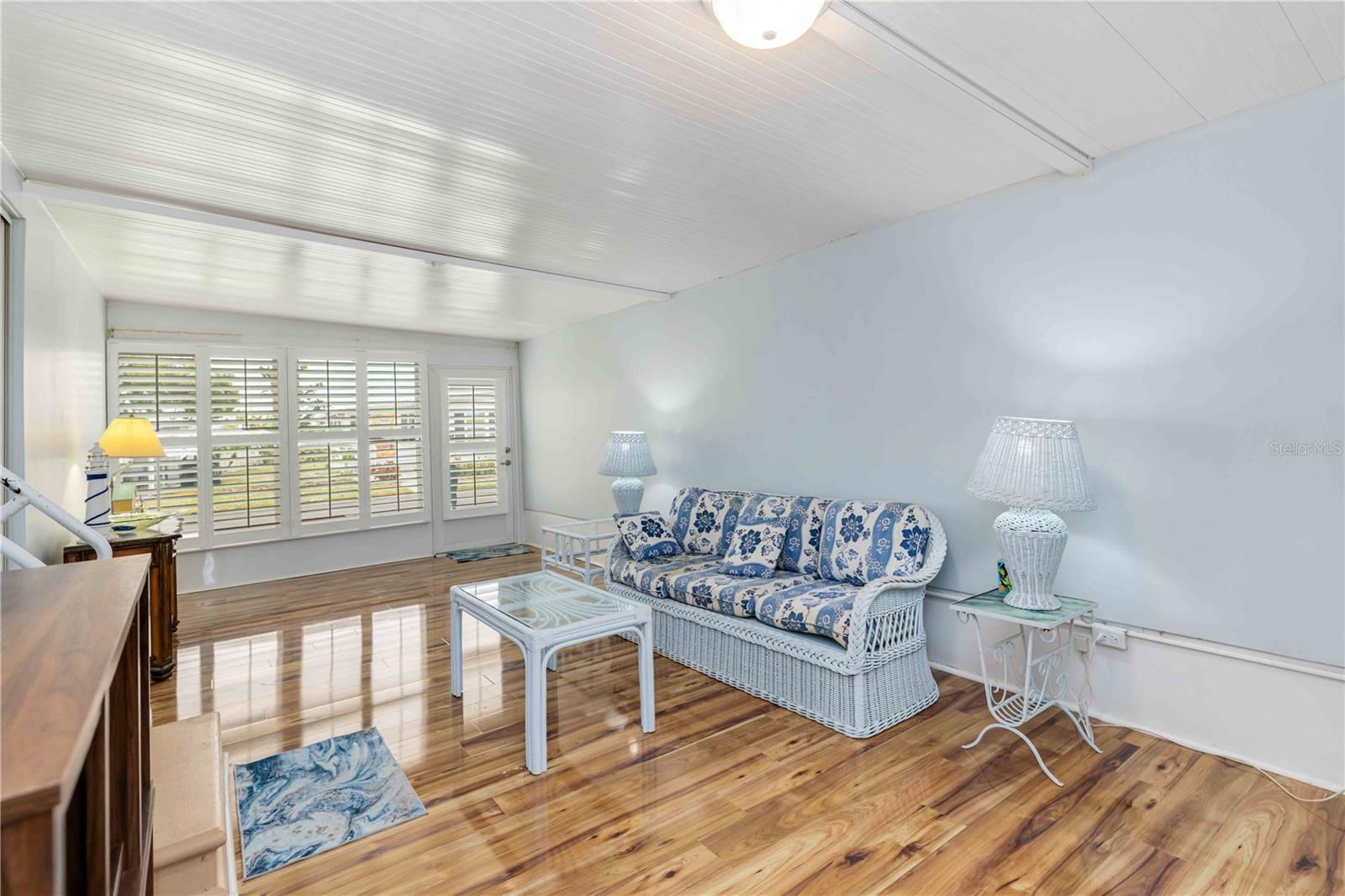 Image 7 of 33 For 5316 53 Avenue E I5