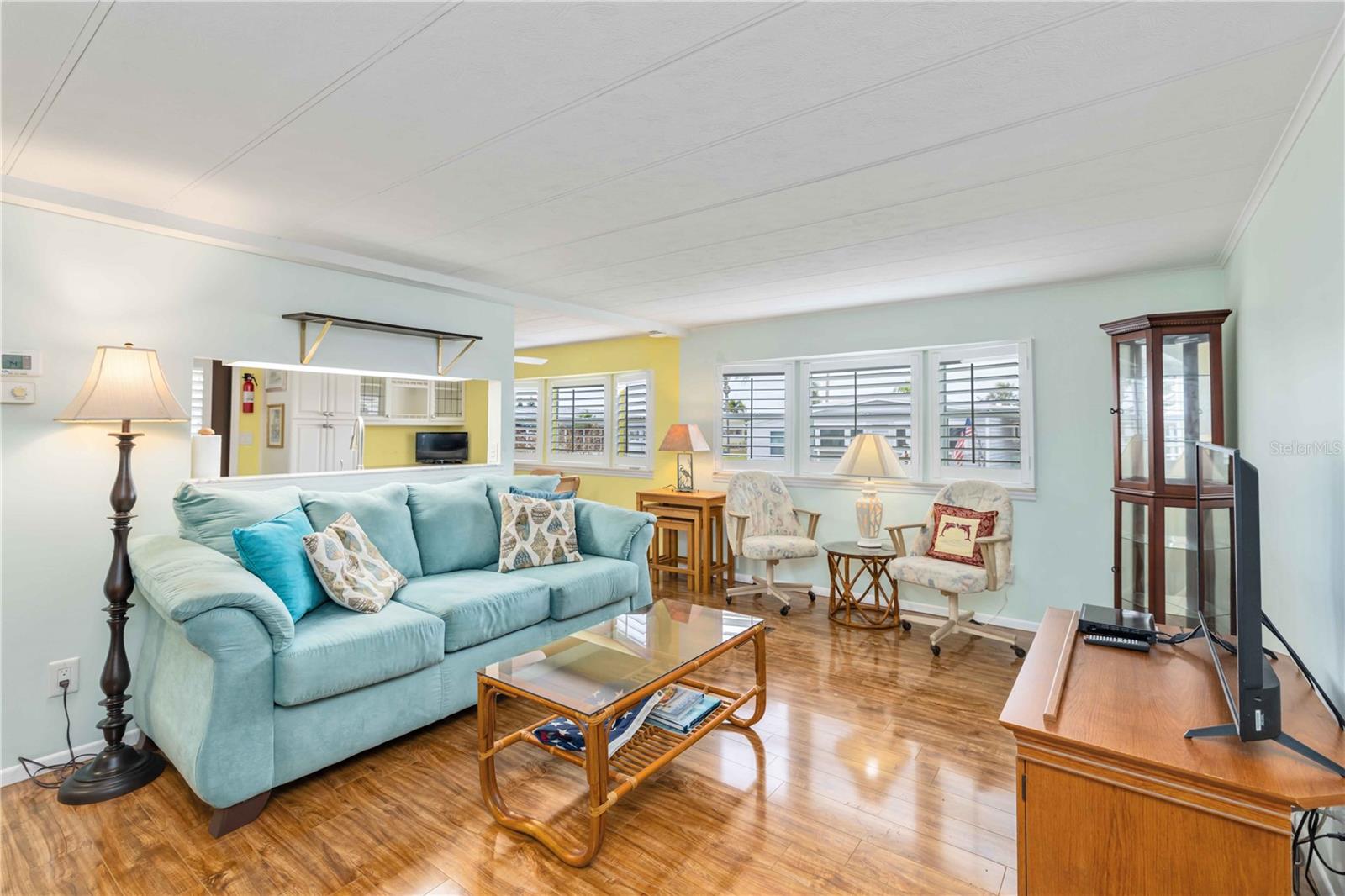 Image 9 of 33 For 5316 53 Avenue E I5