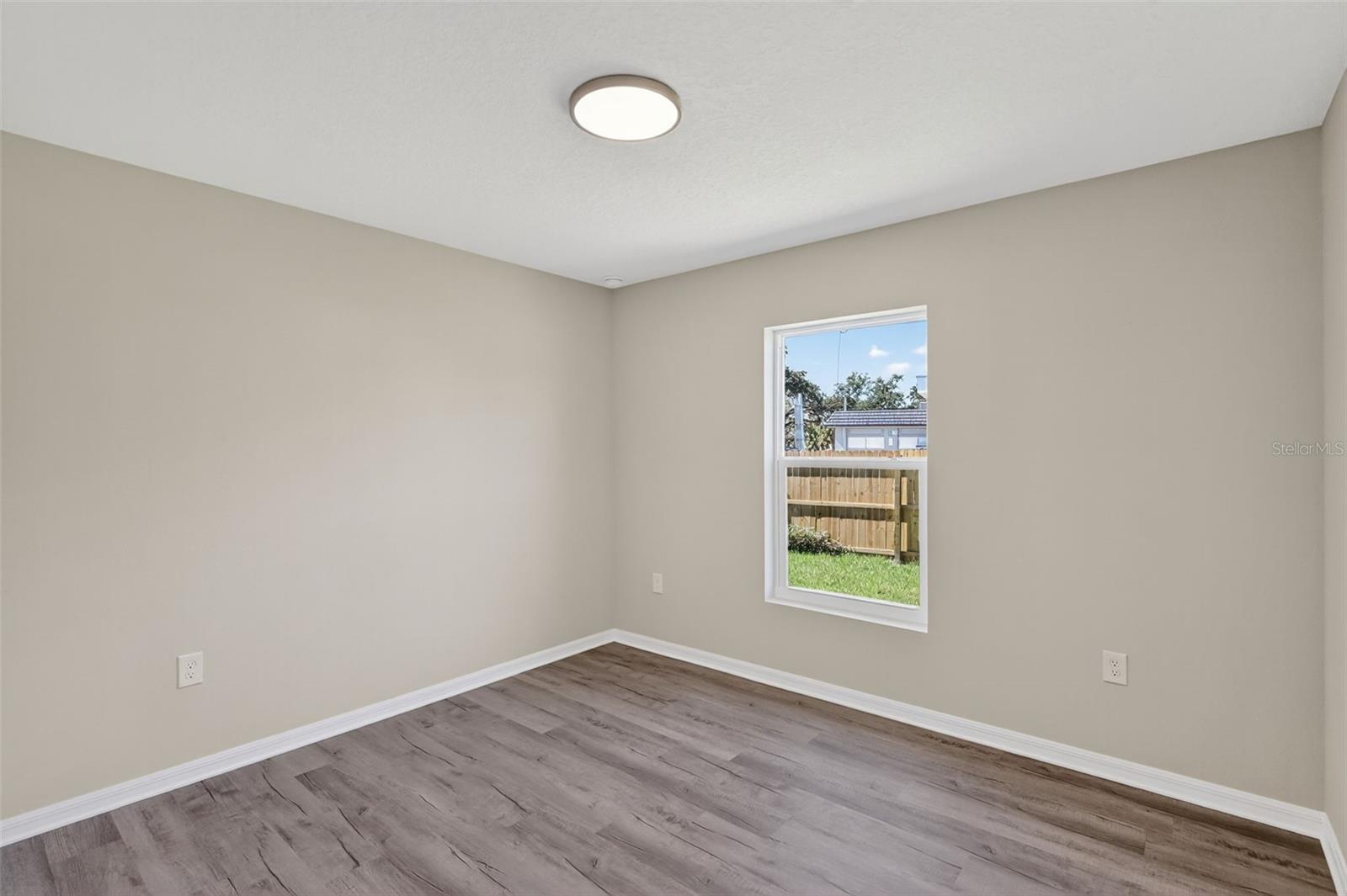 Image 6 of 15 For 1503 8th Avenue E