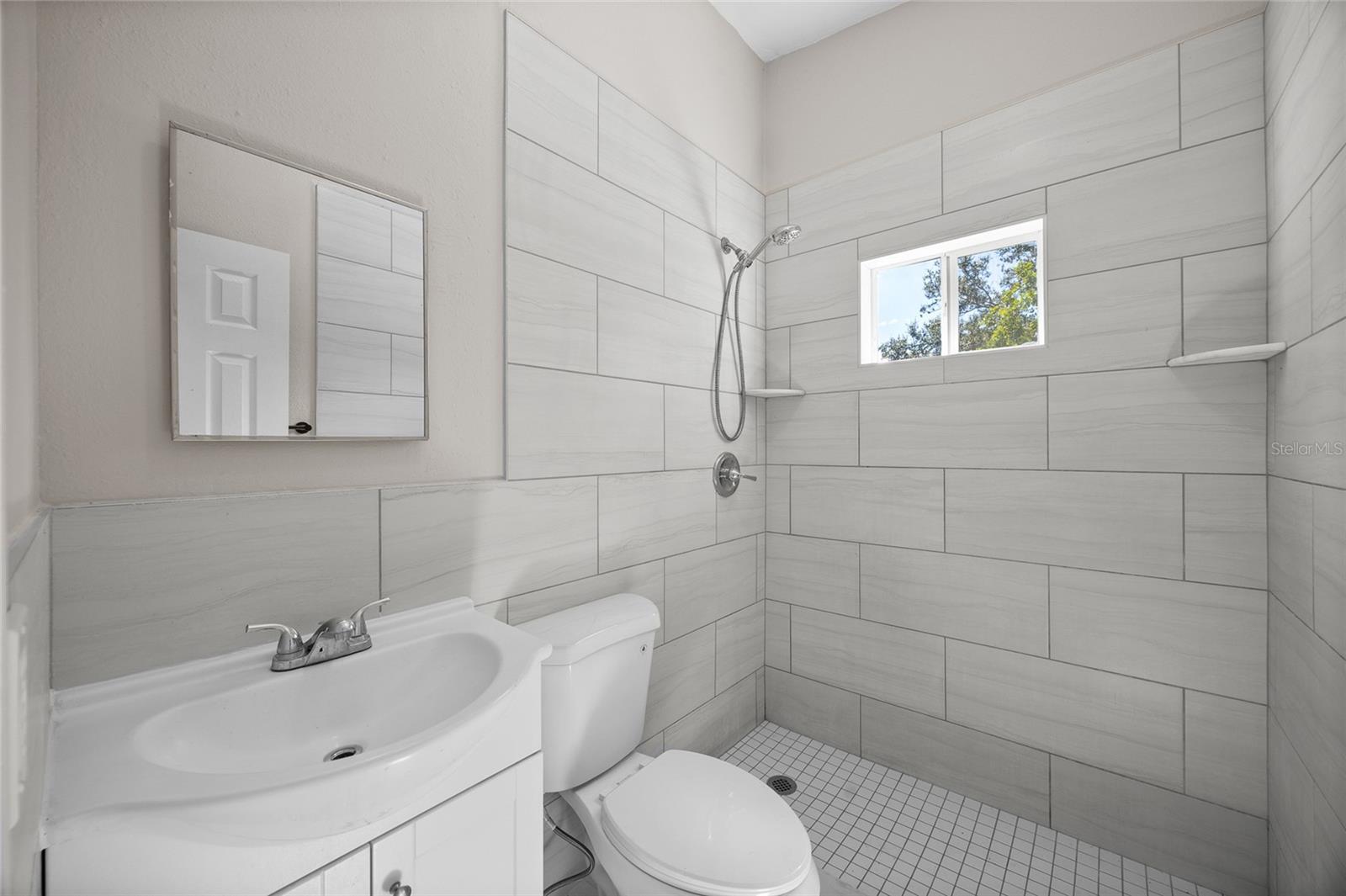 Image 13 of 29 For 818 28th Street Circle E
