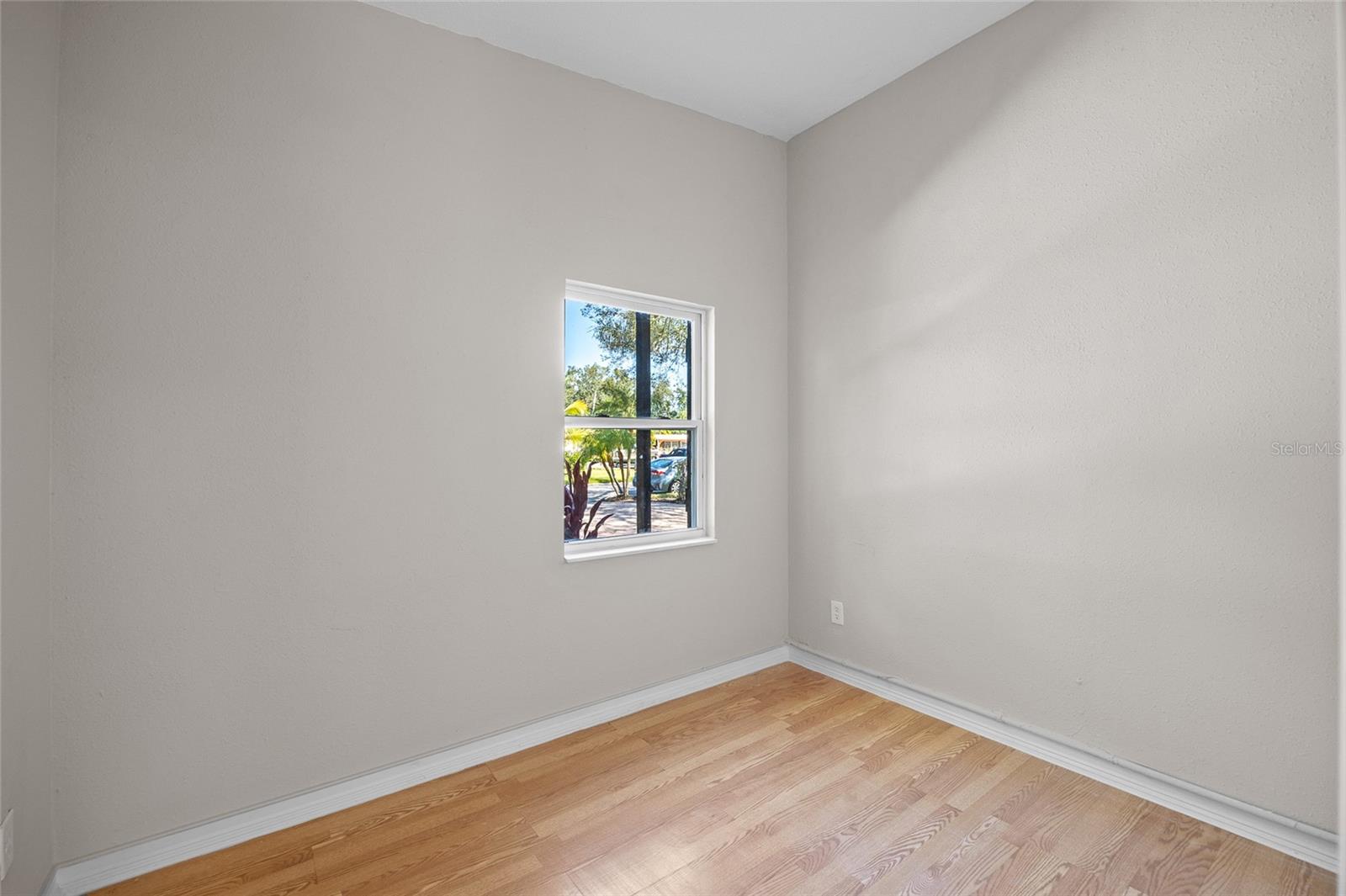 Image 17 of 29 For 818 28th Street Circle E