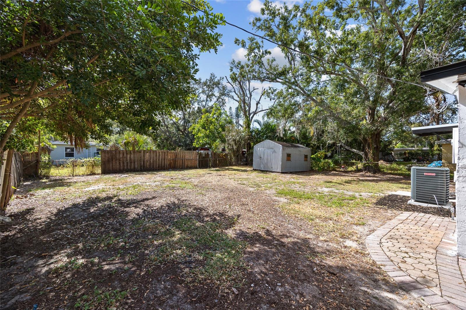 Image 21 of 29 For 818 28th Street Circle E