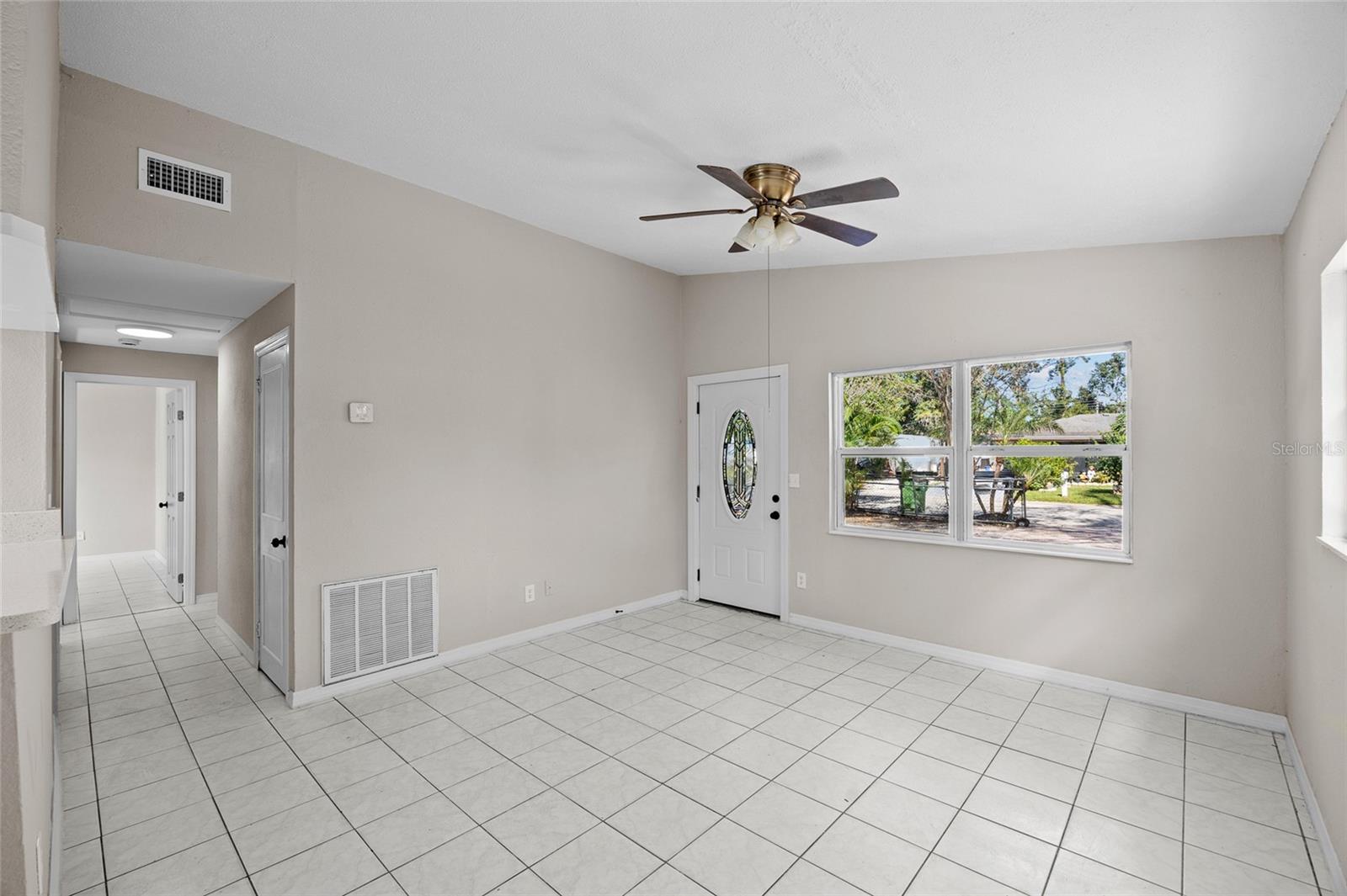 Image 6 of 29 For 818 28th Street Circle E