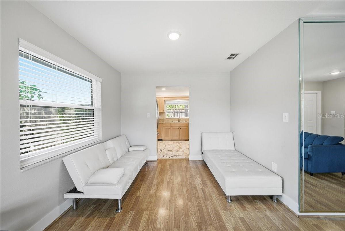 Image 11 of 42 For 5883 Whistlewood Circle