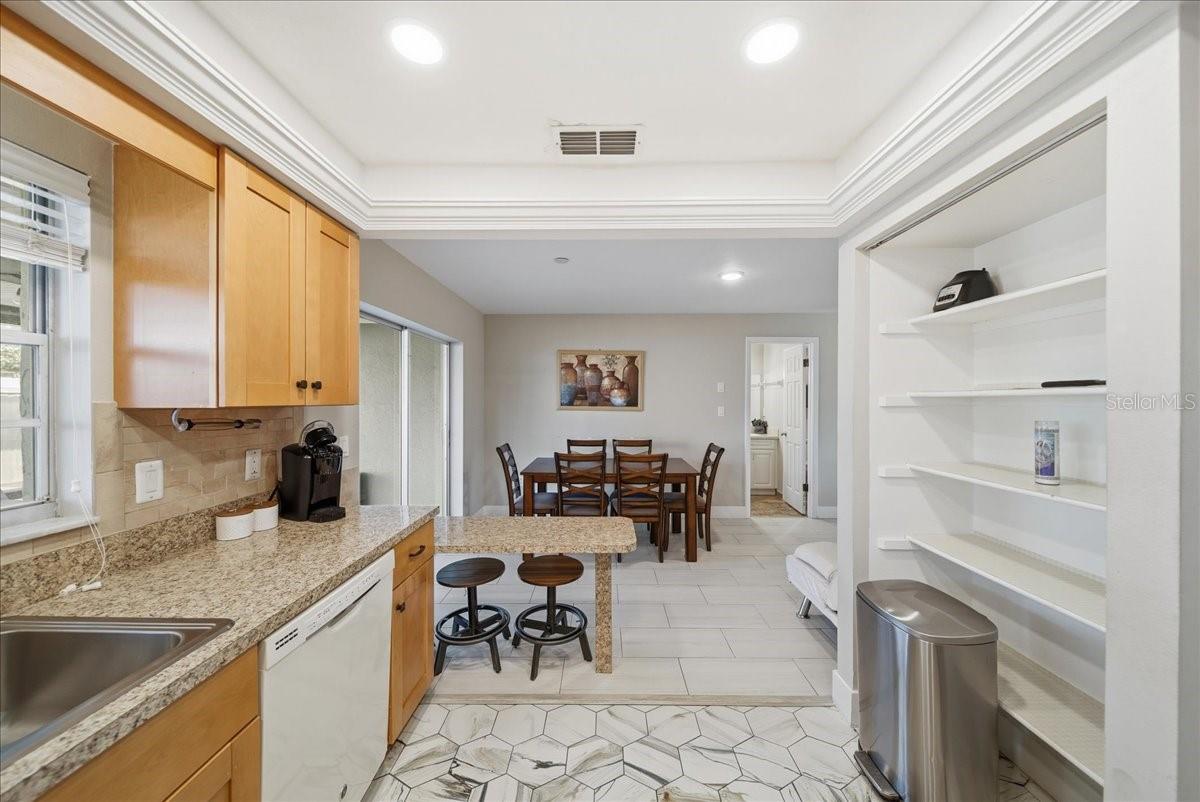 Image 15 of 42 For 5883 Whistlewood Circle