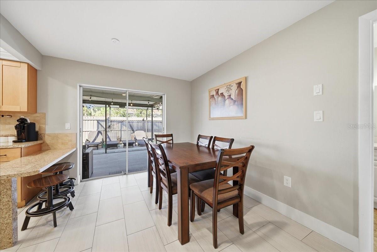 Image 17 of 42 For 5883 Whistlewood Circle