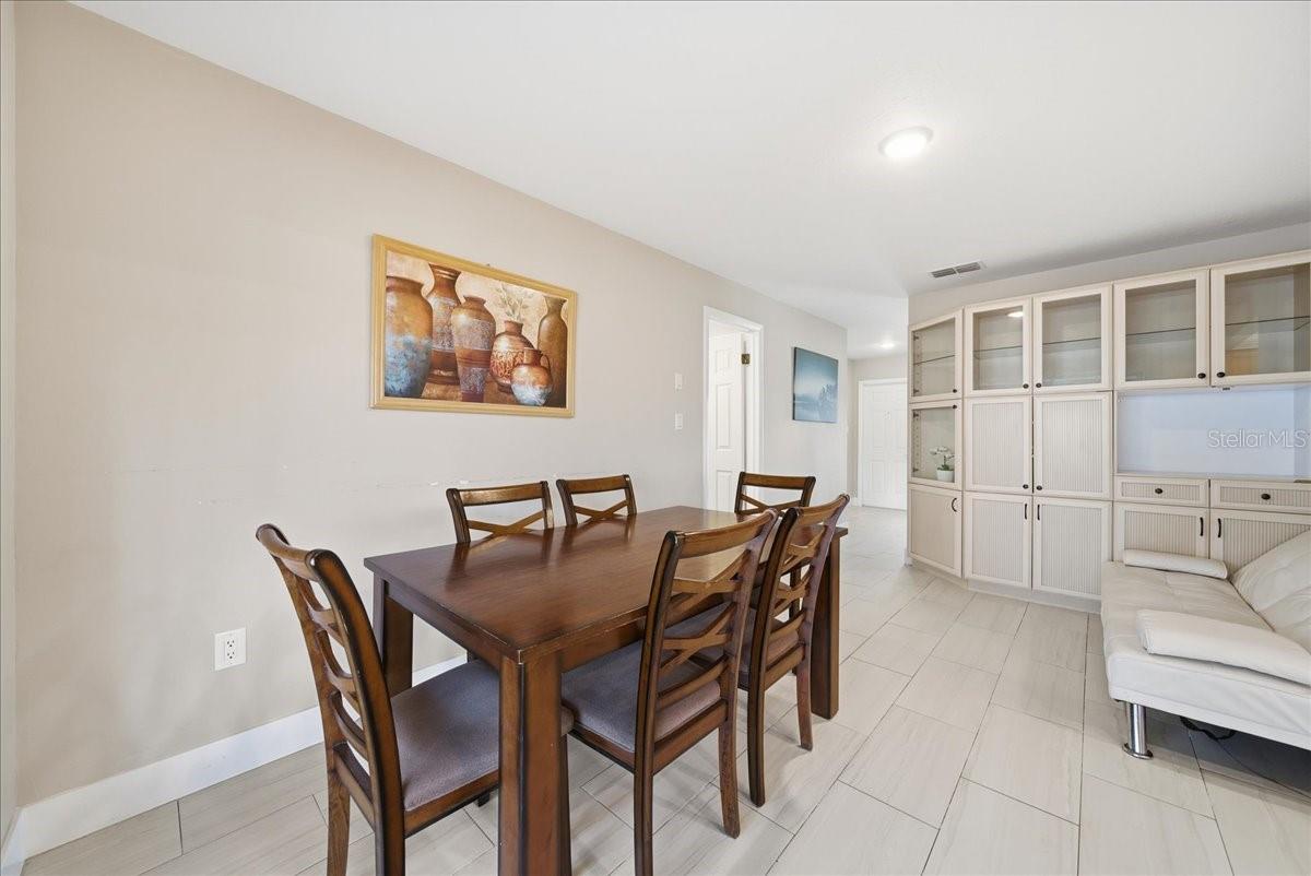 Image 19 of 42 For 5883 Whistlewood Circle