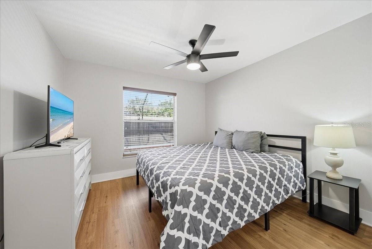 Image 23 of 42 For 5883 Whistlewood Circle