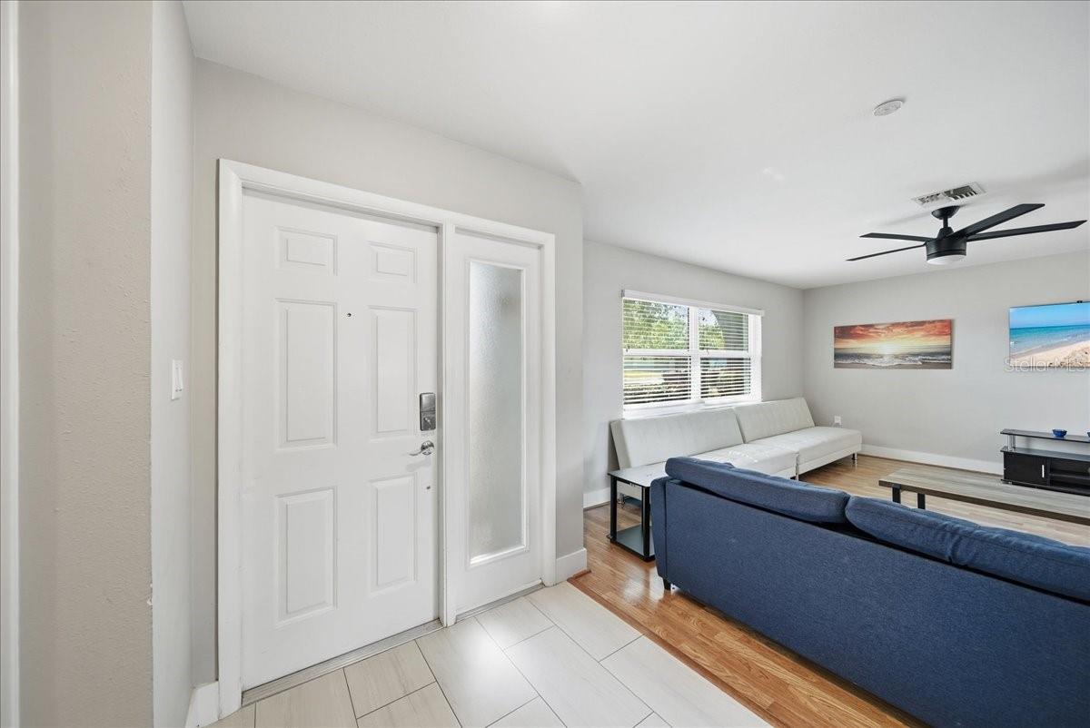 Image 6 of 42 For 5883 Whistlewood Circle