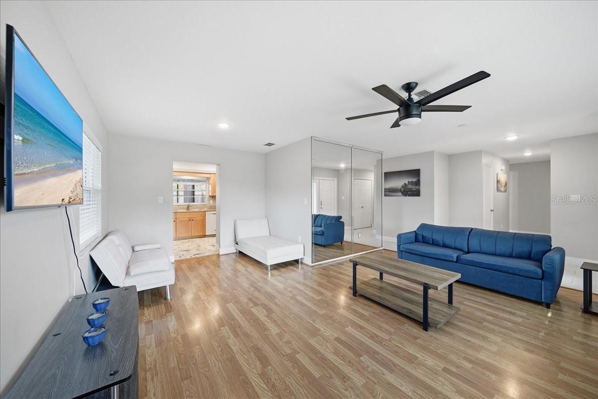 Image 9 of 42 For 5883 Whistlewood Circle