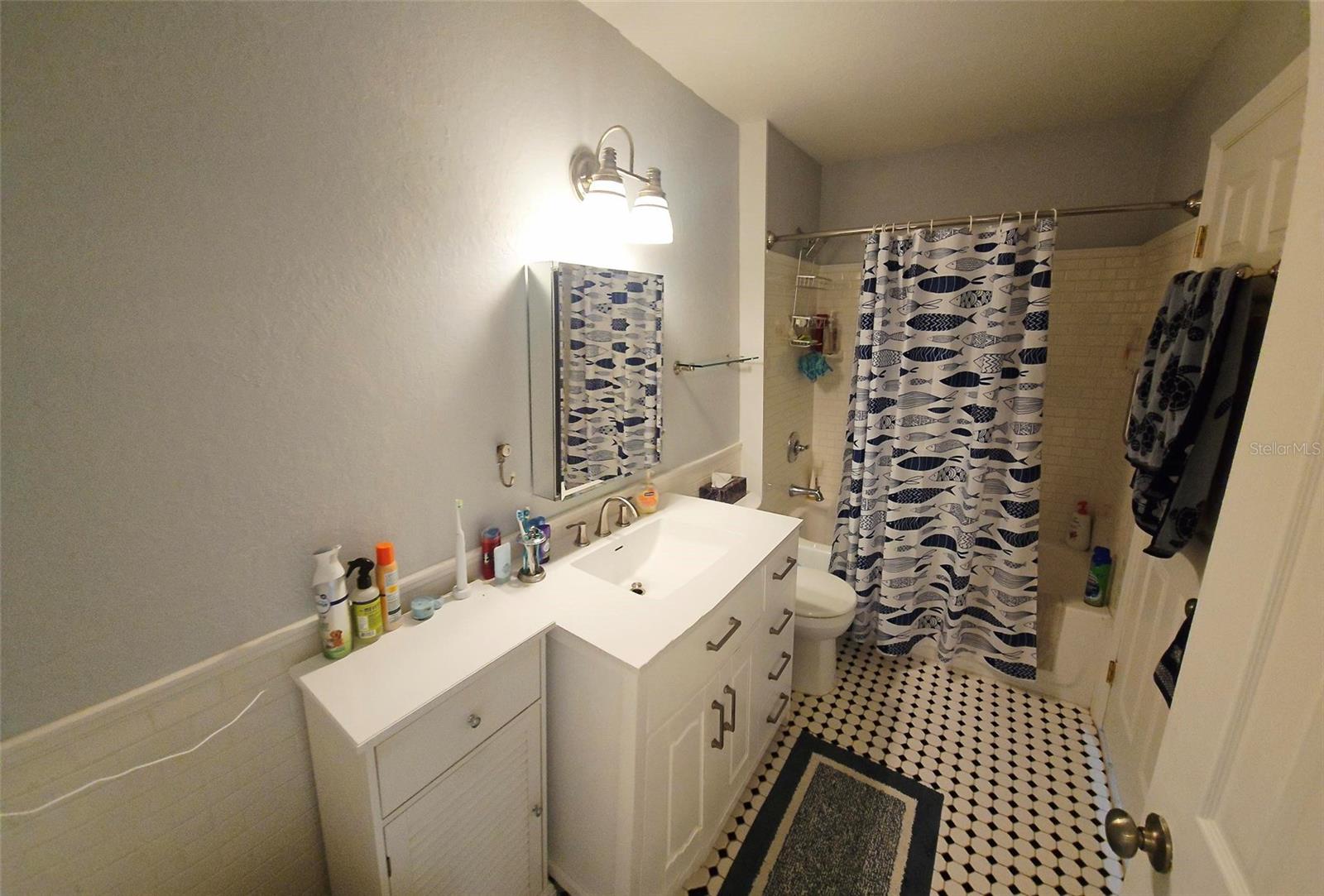 Image 20 of 46 For 850 Tamiami Trail 321