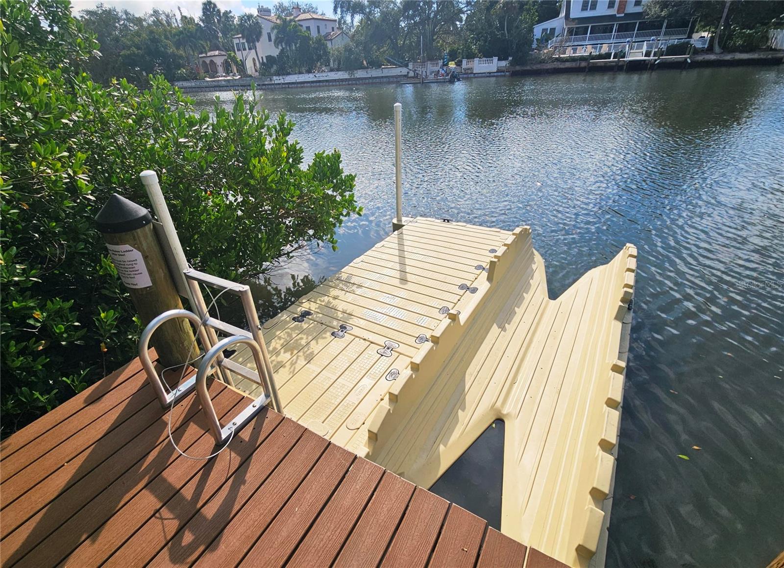 Image 25 of 46 For 850 Tamiami Trail 321