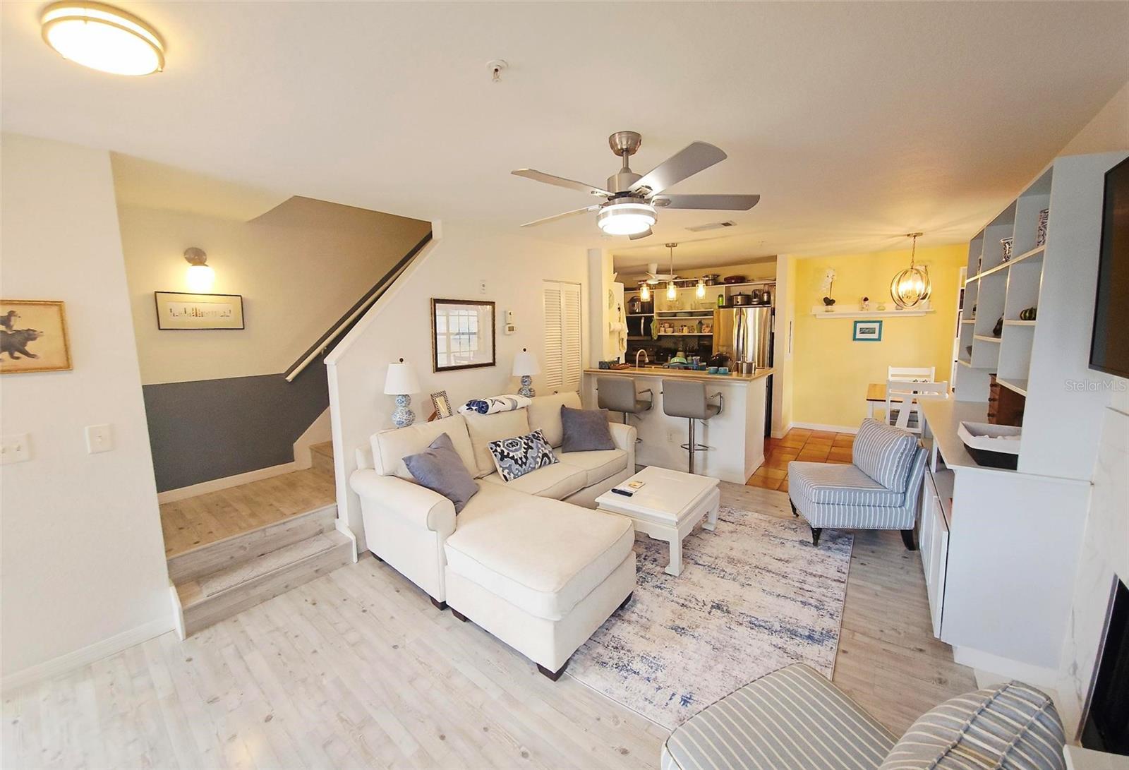 Image 6 of 46 For 850 Tamiami Trail 321