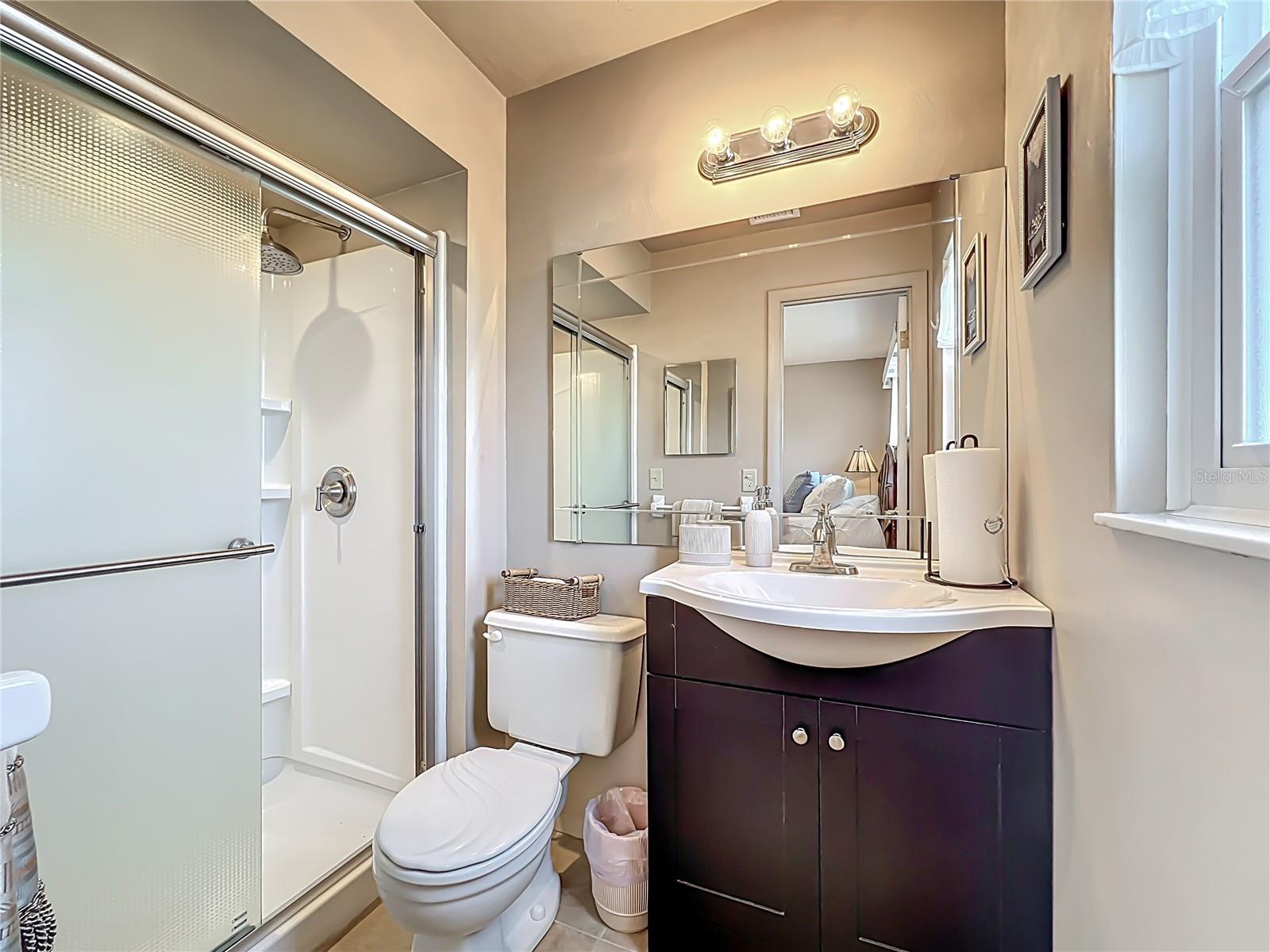 Image 13 of 47 For 504 Narvaezi Street 126