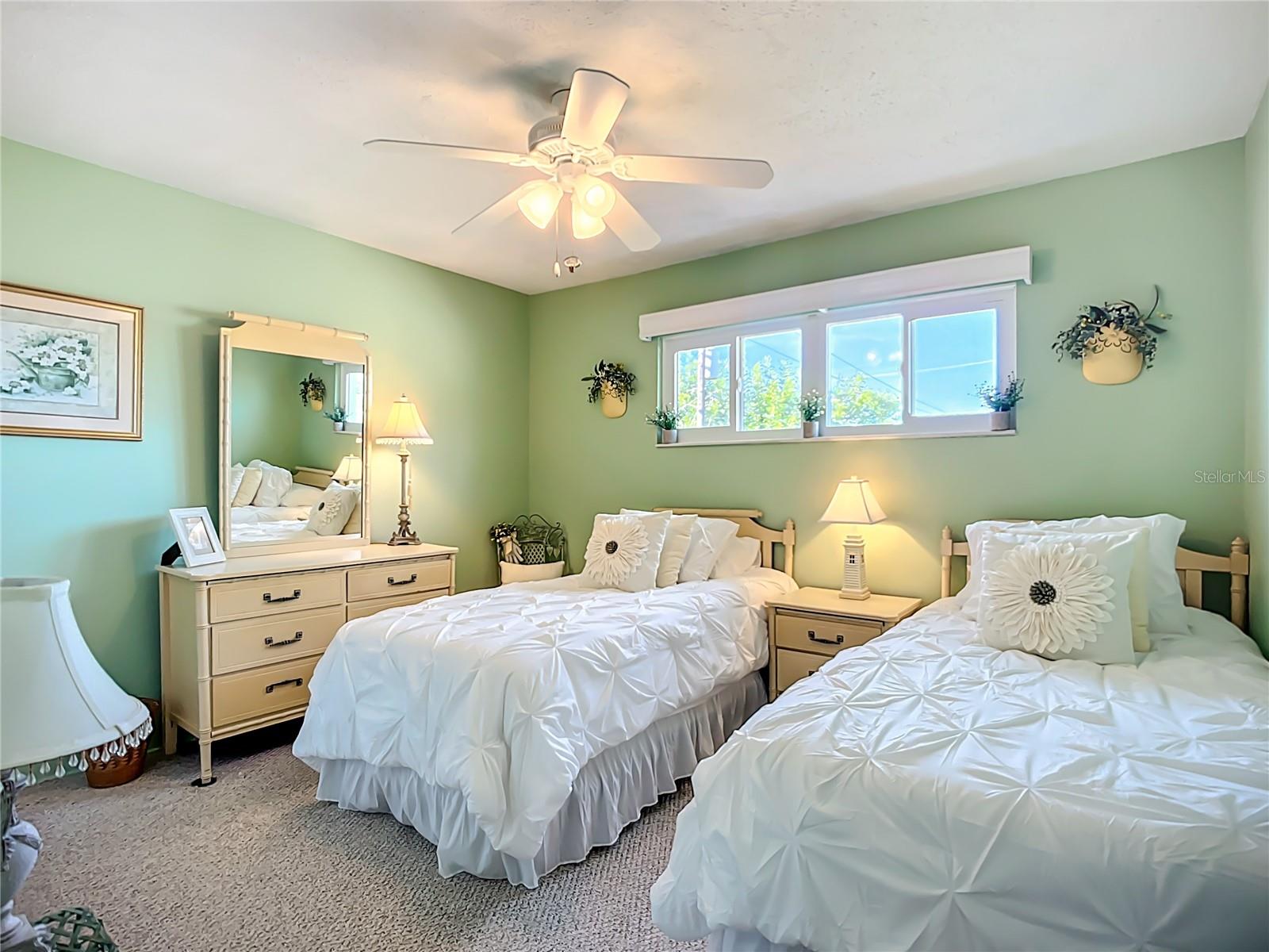 Image 17 of 47 For 504 Narvaezi Street 126