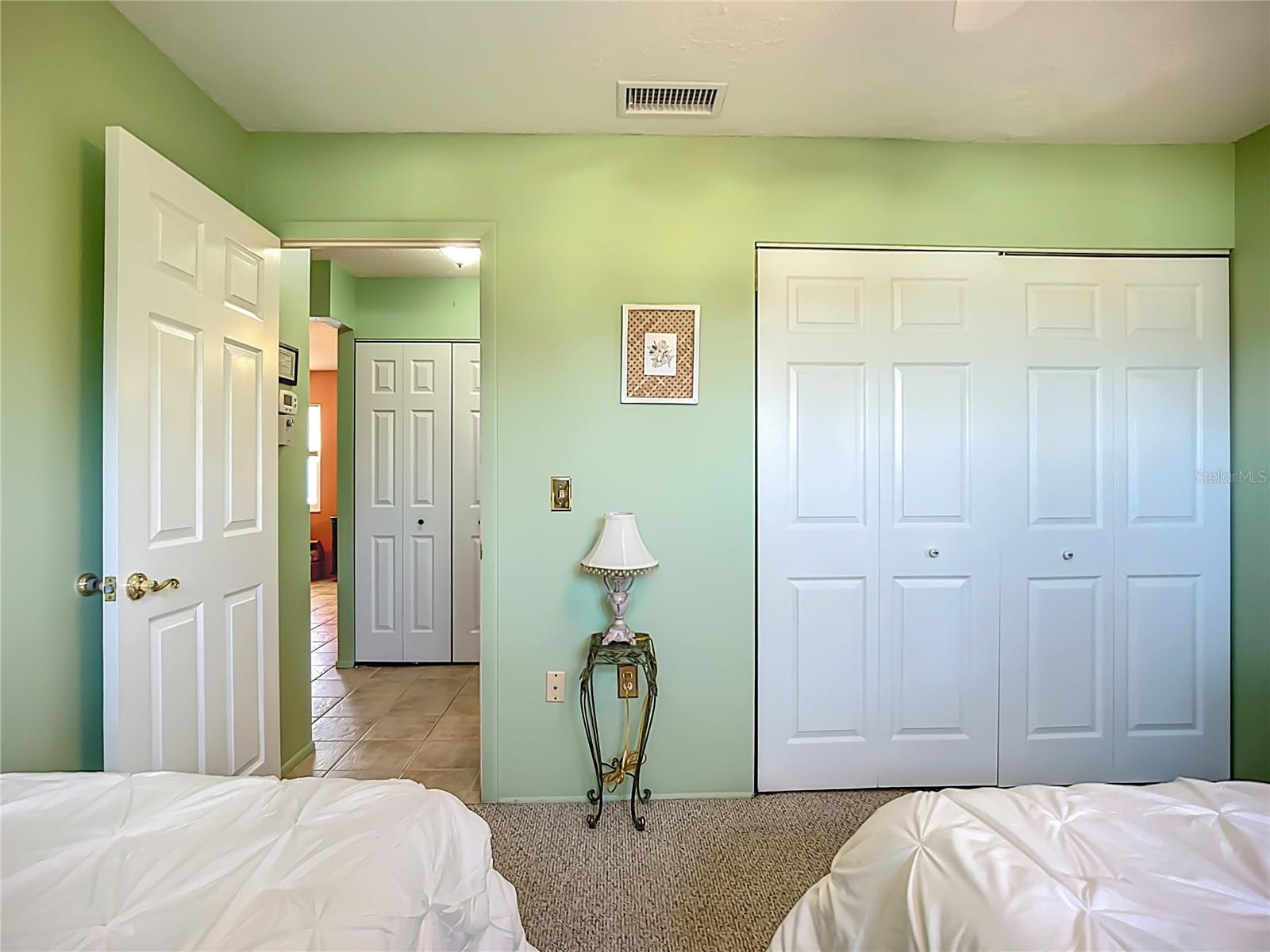 Image 18 of 47 For 504 Narvaezi Street 126