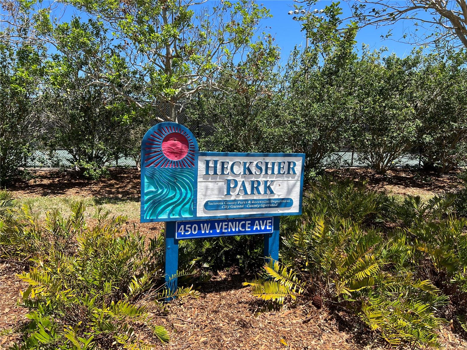 Image 41 of 47 For 504 Narvaezi Street 126