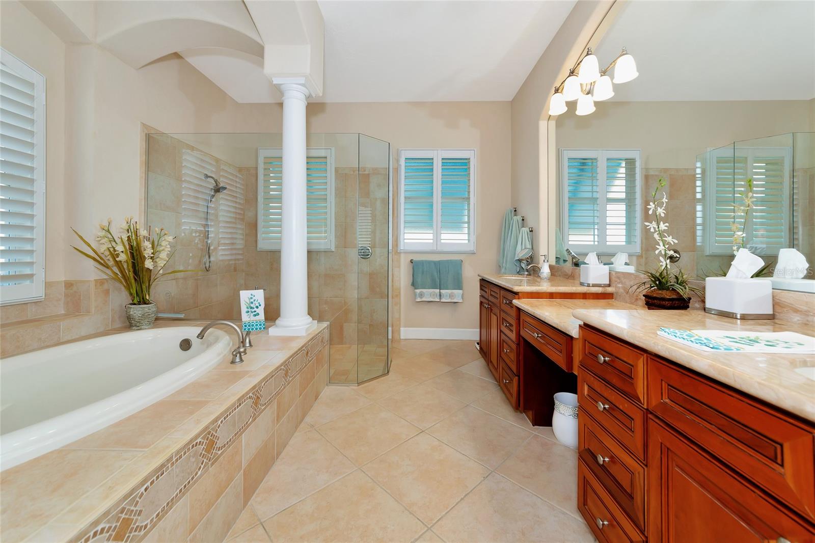 Image 22 of 43 For 10912 Big Bass Place