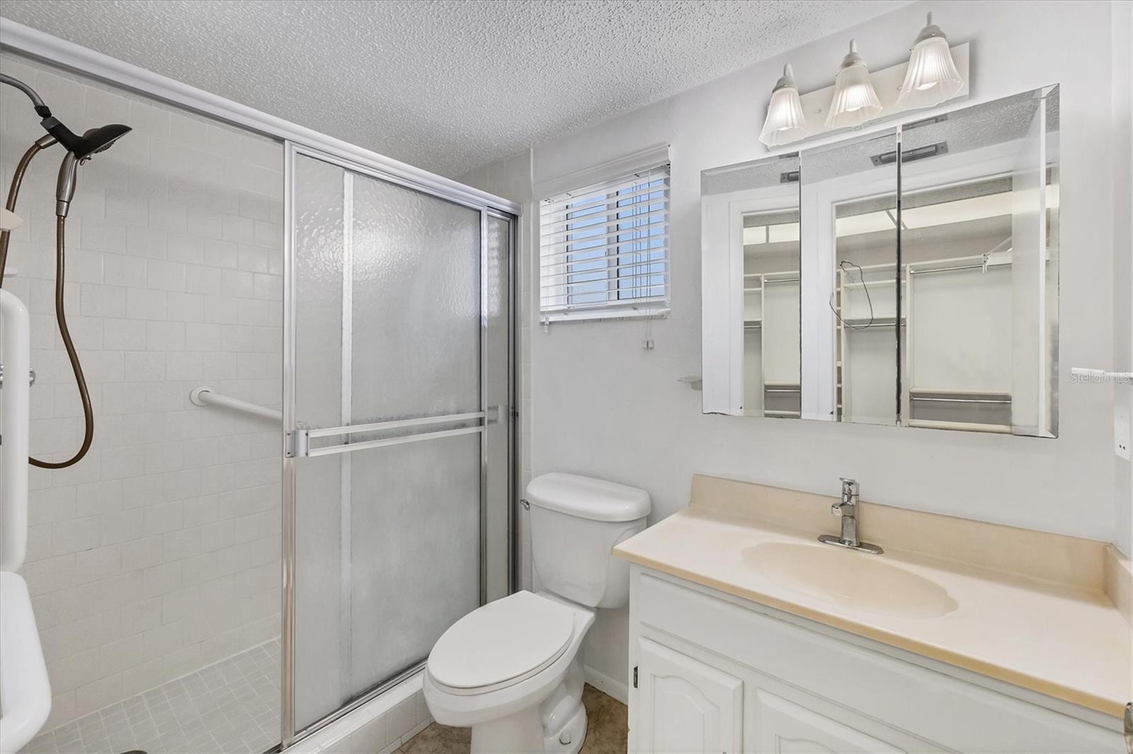 Image 19 of 58 For 3521 Lake Bayshore Drive J#101