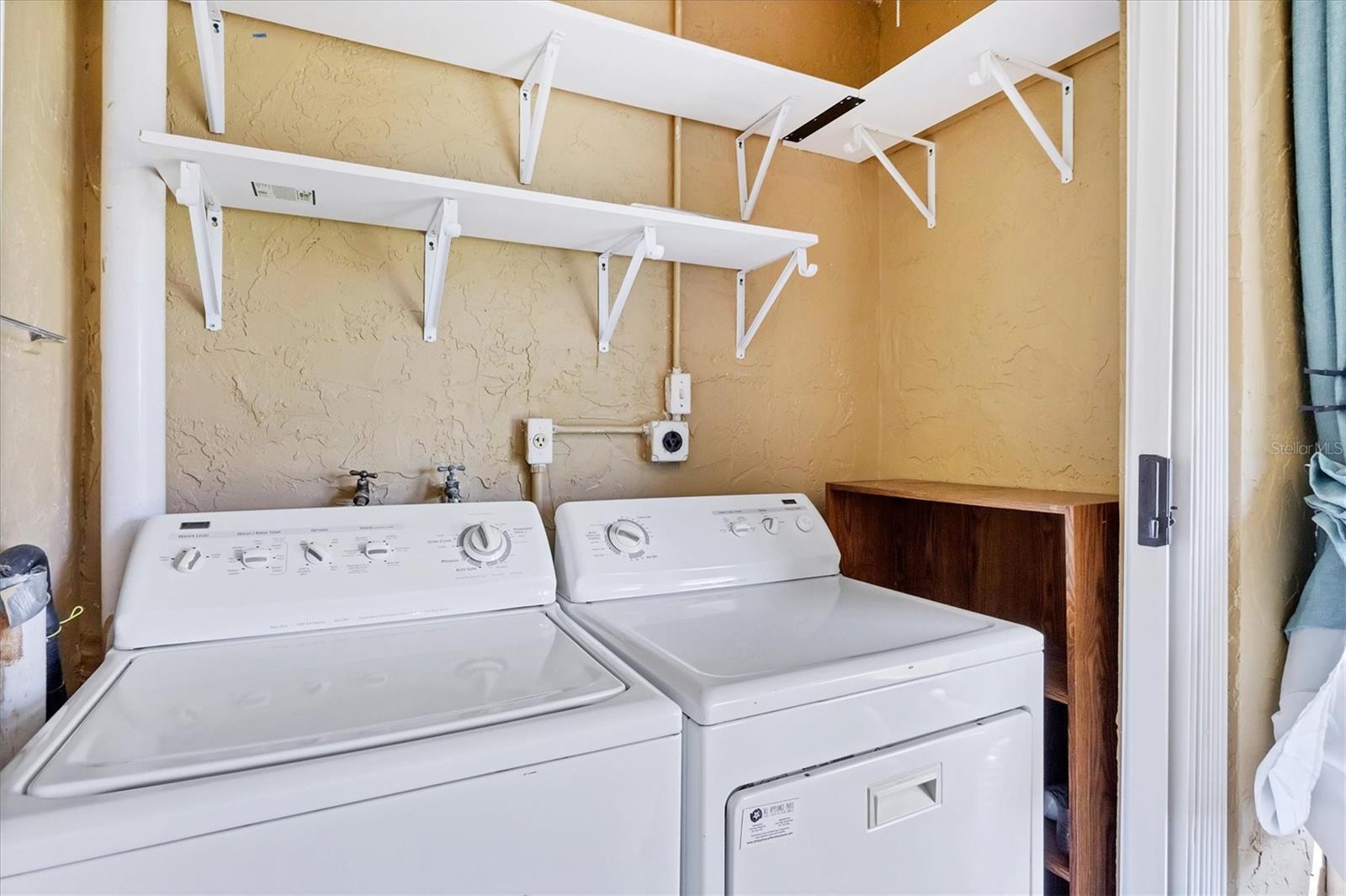 Image 24 of 58 For 3521 Lake Bayshore Drive J#101