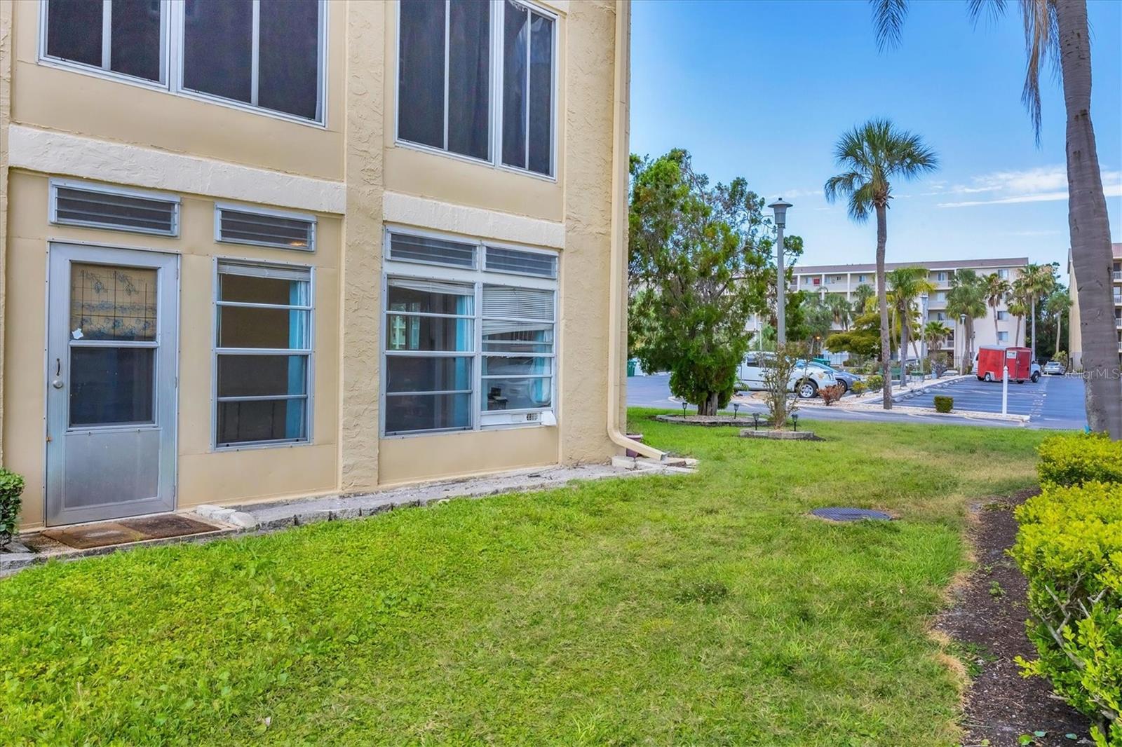 Image 32 of 58 For 3521 Lake Bayshore Drive J#101