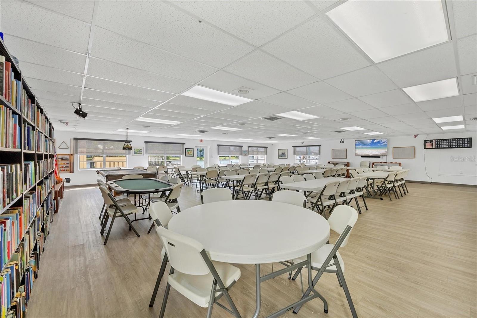 Image 39 of 58 For 3521 Lake Bayshore Drive J#101